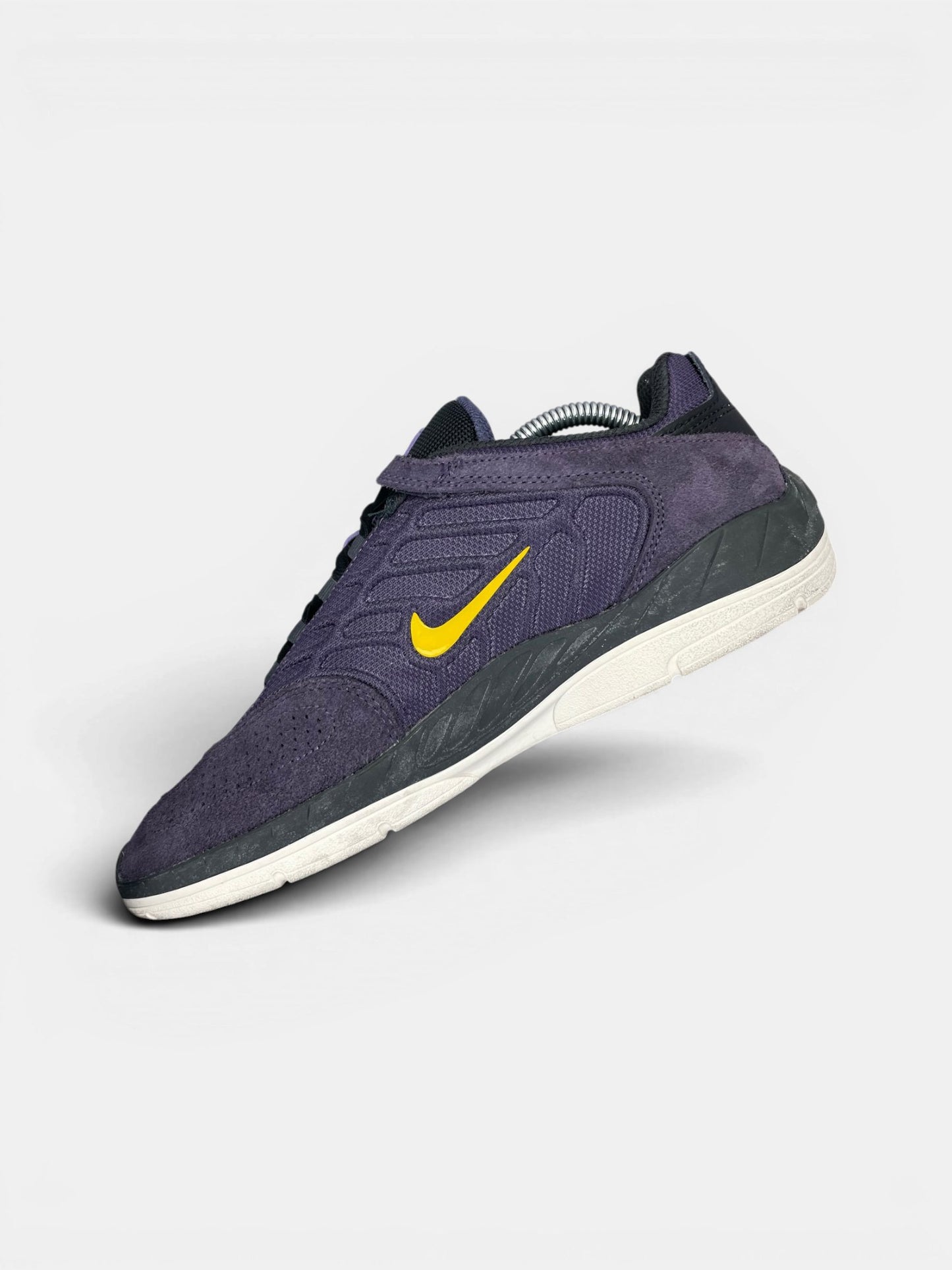Nike SB Vertebrae Purple — buty sportowe męskie w bardzo dobrym stanie rozmiar 42.5, wewnętrzny panel prawego buta