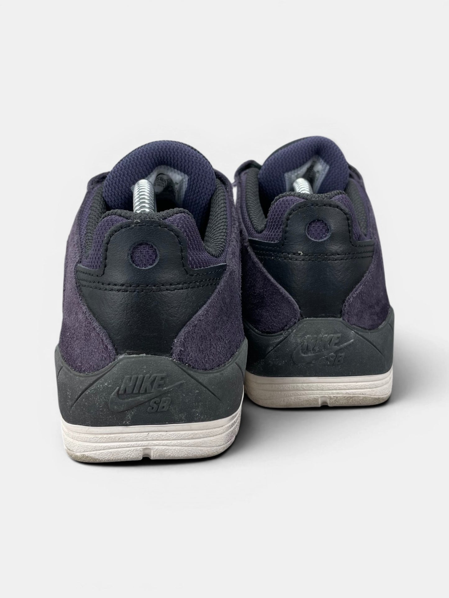 Nike SB Vertebrae Purple — buty sportowe męskie w bardzo dobrym stanie rozmiar 42.5, widok z tyłu