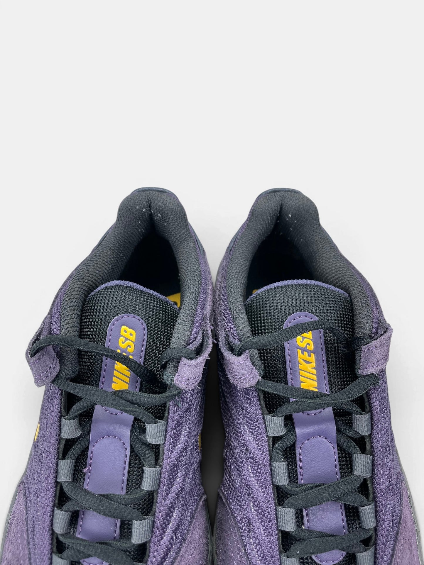Nike SB Vertebrae Purple — buty sportowe męskie w bardzo dobrym stanie rozmiar 42.5, zapiętki butów