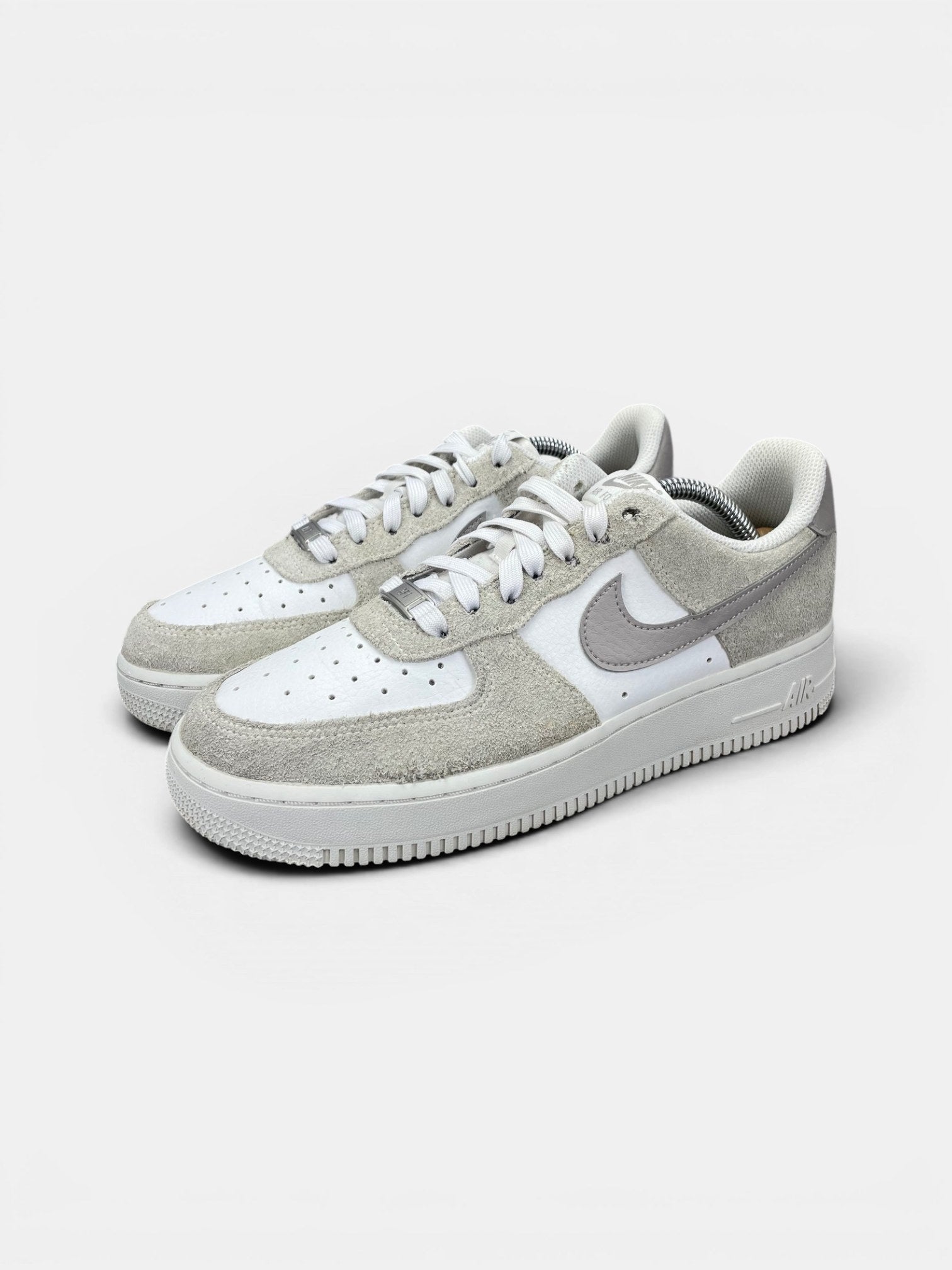 Nike Air Force 1 Low College Grey Phantom — buty sportowe damskie w bardzo dobrym stanie rozmiar 40, widok z boku