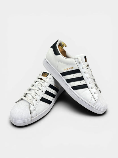 Adidas Superstar White/Black — buty sportowe męskie w bardzo dobrym stanie rozmiar 44 2/3, boczny profil