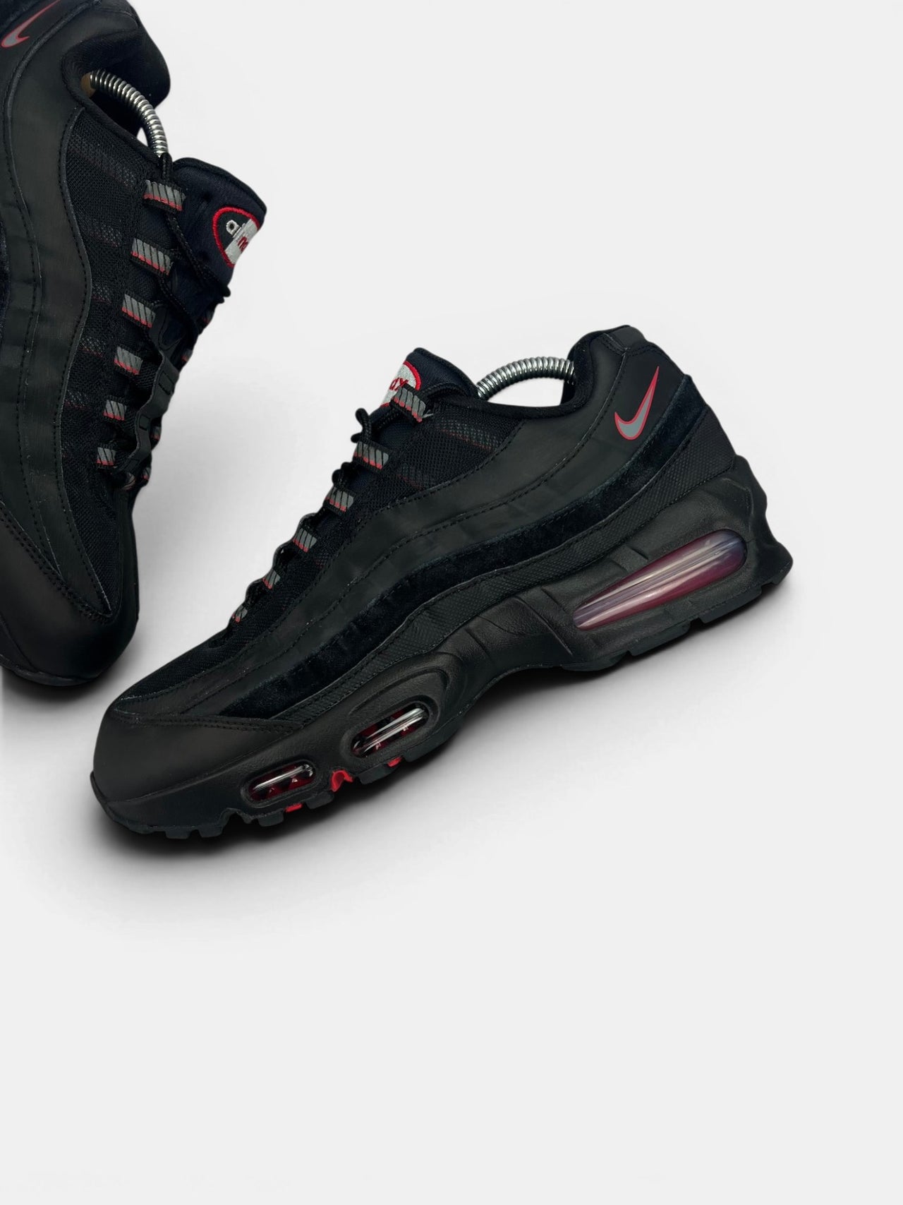 Nike Air Max 95 Racing Pack — buty sportowe męskie w dobrym stanie rozmiar 44, zewnętrzny panel lewego buta