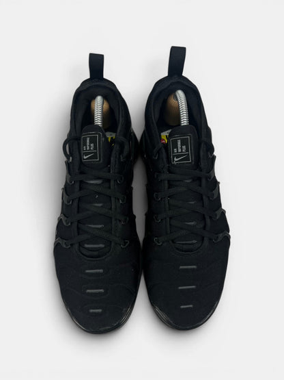 Nike Air VaporMax Plus Triple Black — buty sportowe męskie w bardzo dobrym stanie rozmiar 41, widok z góry