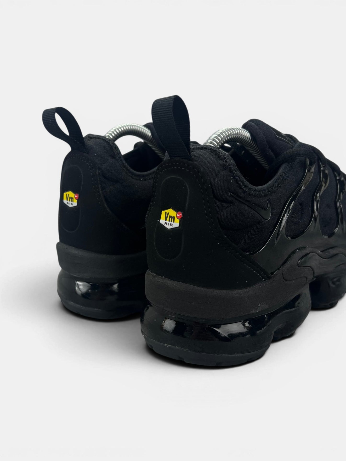 Nike Air VaporMax Plus Triple Black — buty sportowe męskie w bardzo dobrym stanie rozmiar 41, widok z tyłu