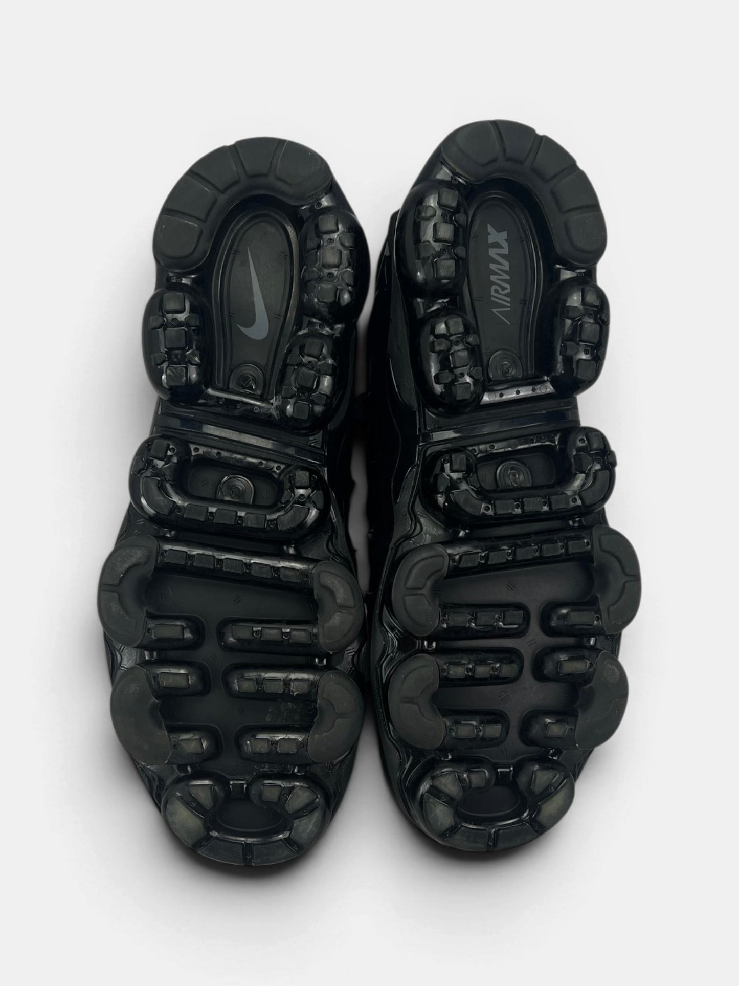 Nike Air VaporMax Plus Triple Black — buty sportowe męskie w bardzo dobrym stanie rozmiar 41, podeszwa