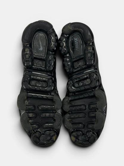 Nike Air VaporMax Plus Triple Black — buty sportowe męskie w zadowalającym stanie rozmiar 45, podeszwa