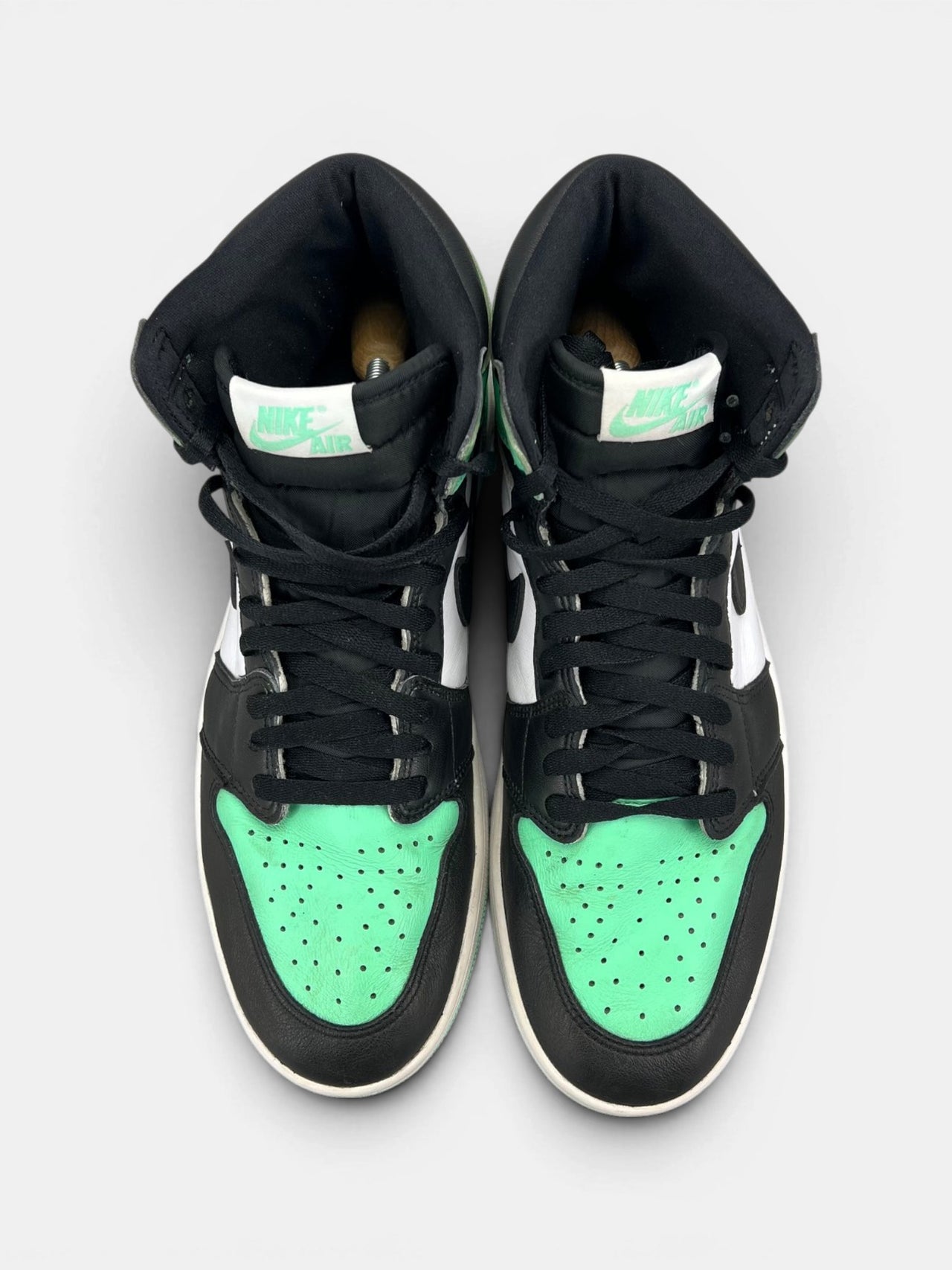 Nike Air Jordan 1 High Green Glow — buty sportowe męskie w bardzo dobrym stanie rozmiar 47.5, widok z góry