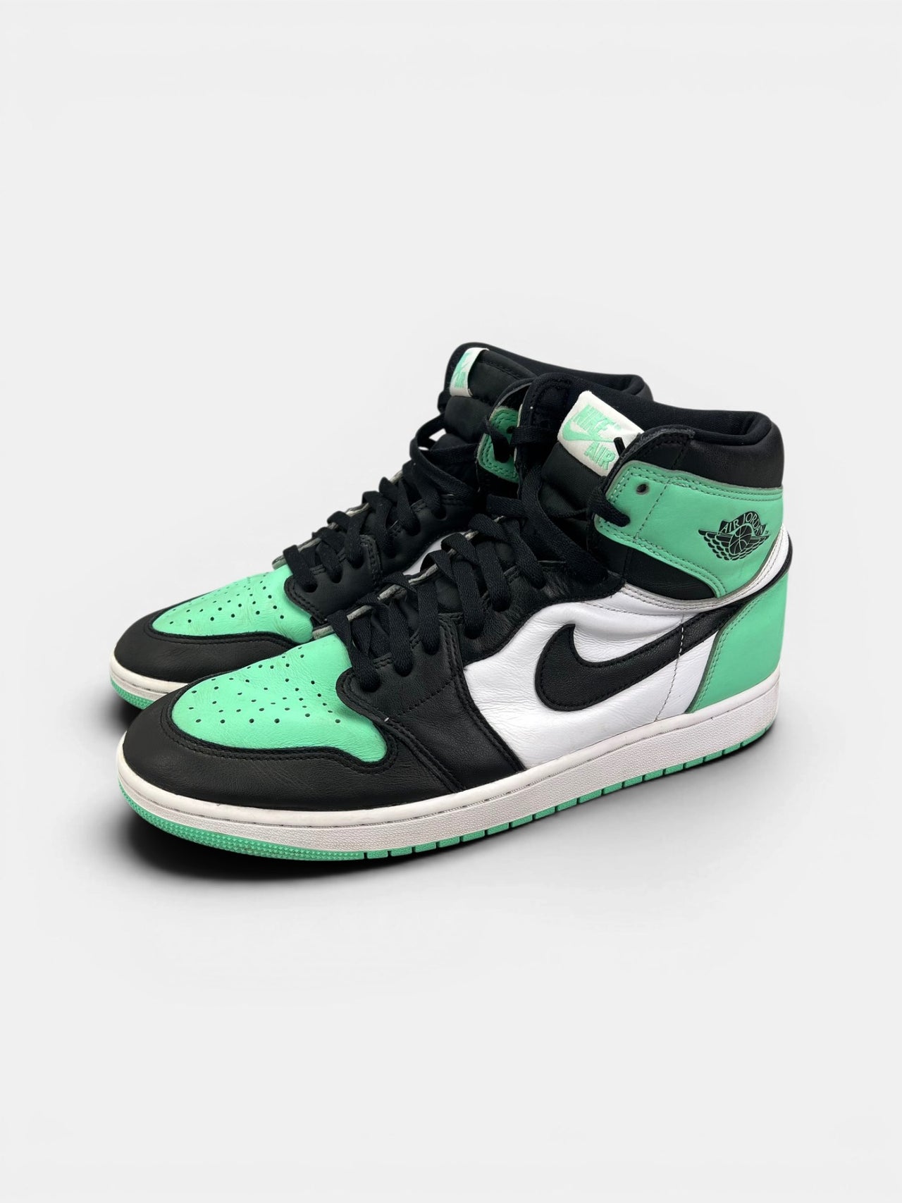 Nike Air Jordan 1 High Green Glow — buty sportowe męskie w bardzo dobrym stanie rozmiar 47.5, widok z boku