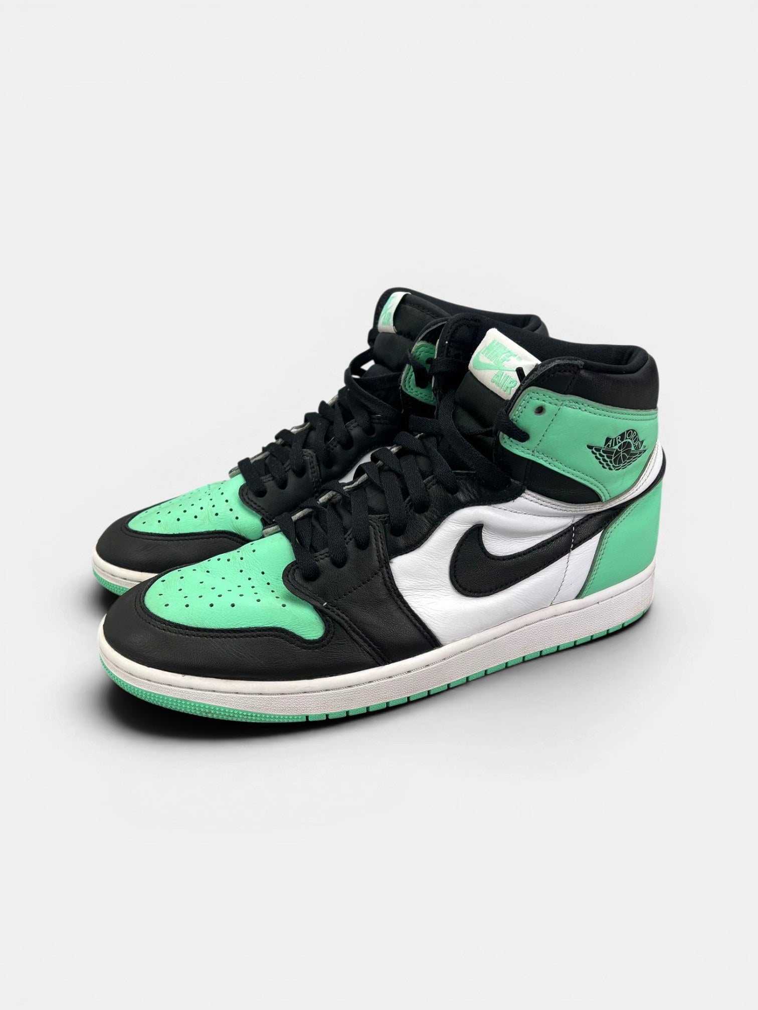 Nike Air Jordan 1 High Green Glow — buty sportowe męskie w bardzo dobrym stanie rozmiar 47.5, widok z boku