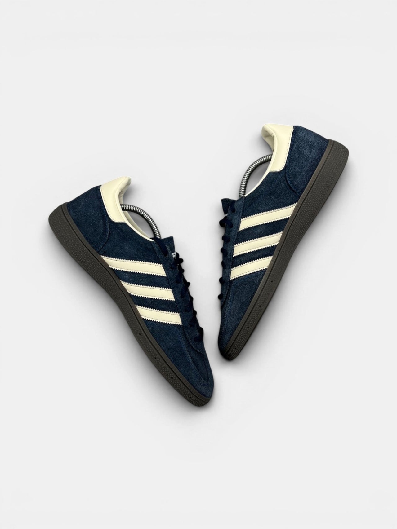 Adidas Spezial Night Indigo — buty sportowe męskie w bardzo dobrym stanie rozmiar 42 2/3, widok z góry na wewnętrzną stronę butów