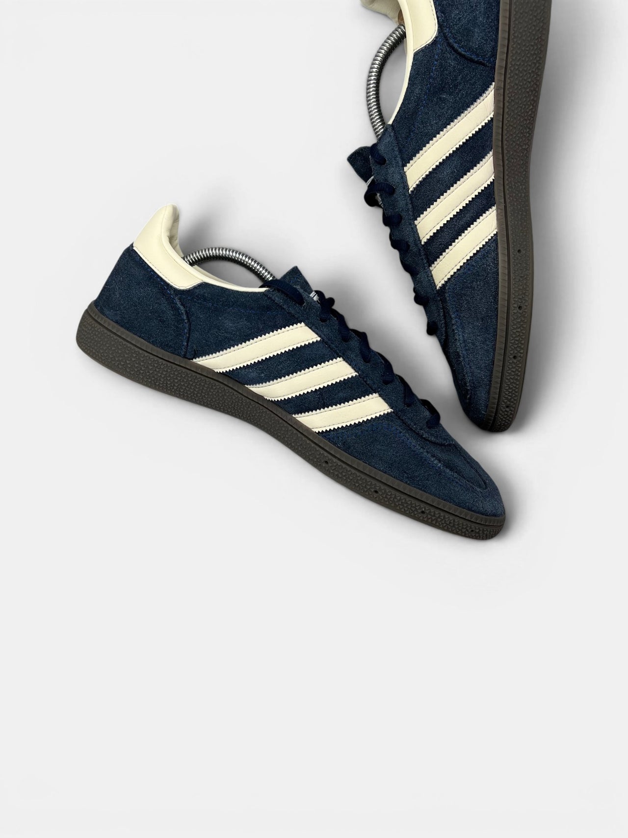 Adidas Spezial Night Indigo — buty sportowe męskie w bardzo dobrym stanie rozmiar 42 2/3, wewnętrzny panel lewego buta