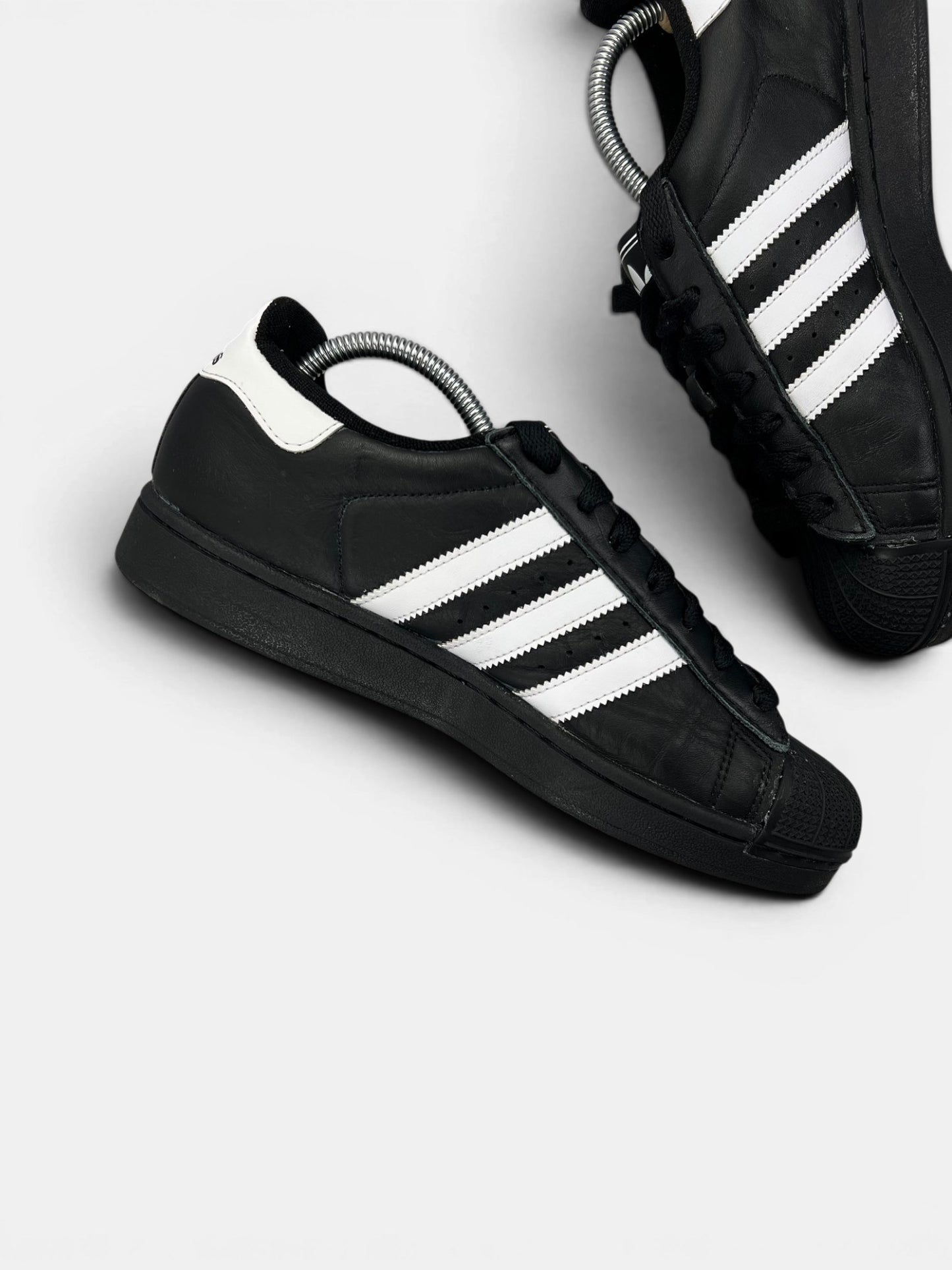 Adidas Superstar II Black White — buty sportowe męskie w bardzo dobrym stanie rozmiar 41 1/3, wewnętrzny panel lewego buta