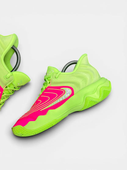 Nike Giannis Immortality 4 Eva — buty sportowe damskie w bardzo dobrym stanie rozmiar 38.5, wewnętrzny panel prawego buta