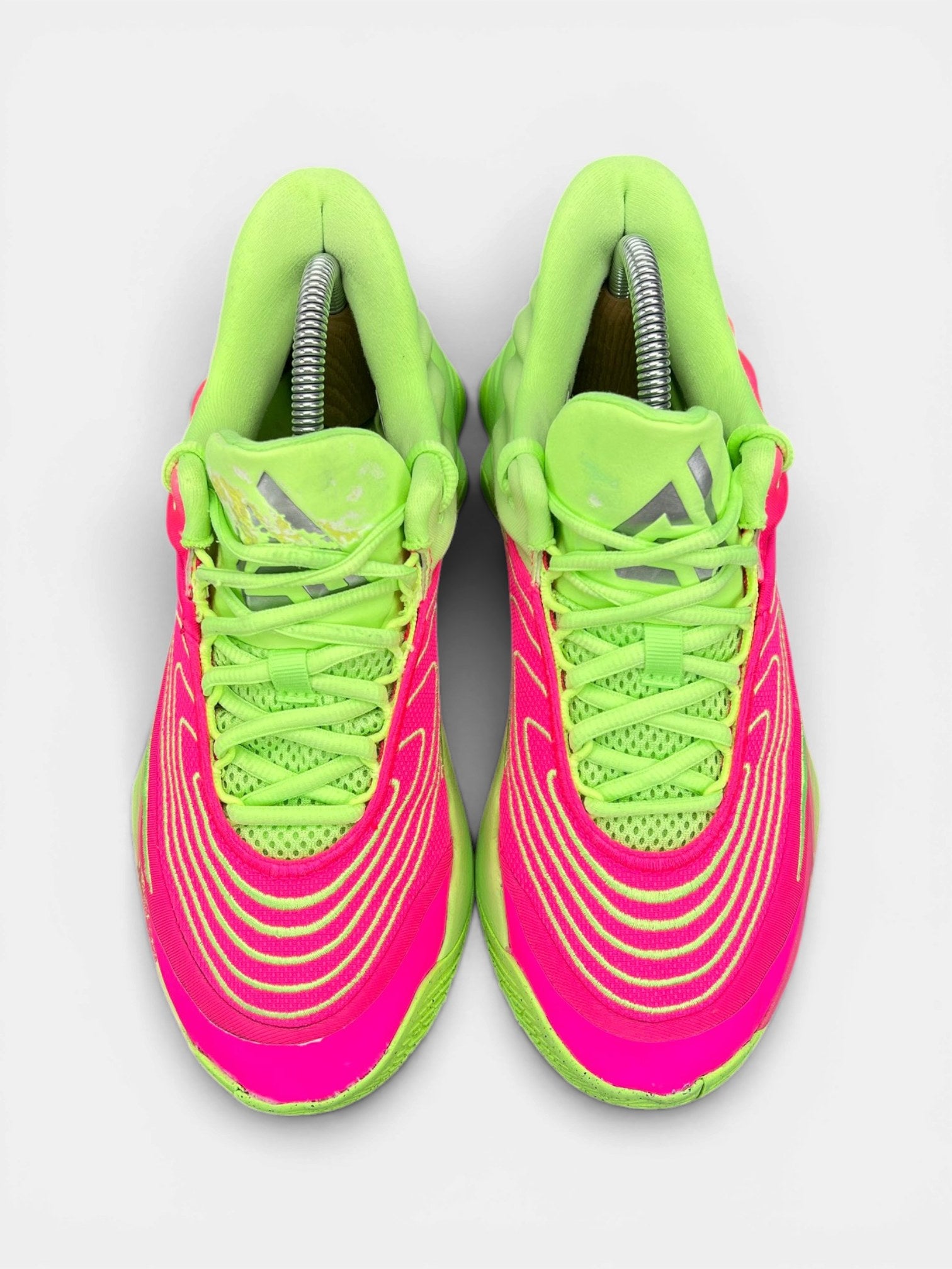 Nike Giannis Immortality 4 Eva — buty sportowe damskie w bardzo dobrym stanie rozmiar 38.5, widok z góry
