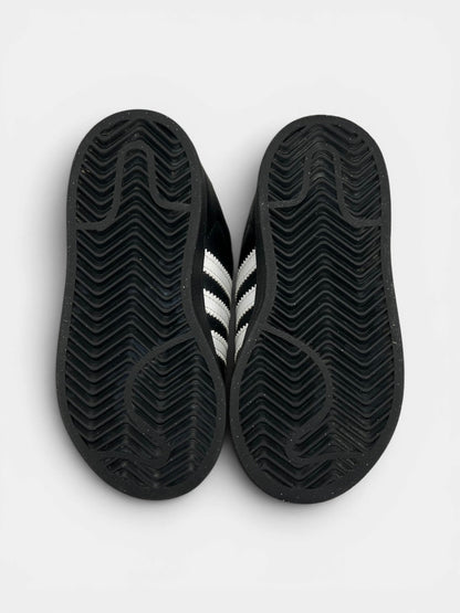 Adidas Superstar II — buty sportowe dziecięce w bardzo dobrym stanie rozmiar 25, zewnętrzny panel prawego buta