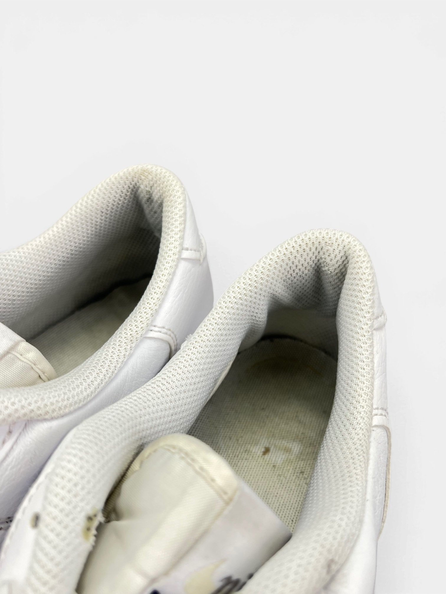Nike Court Vintage Premium White Gum — buty sportowe męskie w bardzo dobrym stanie rozmiar 44.5, zapiętki butów