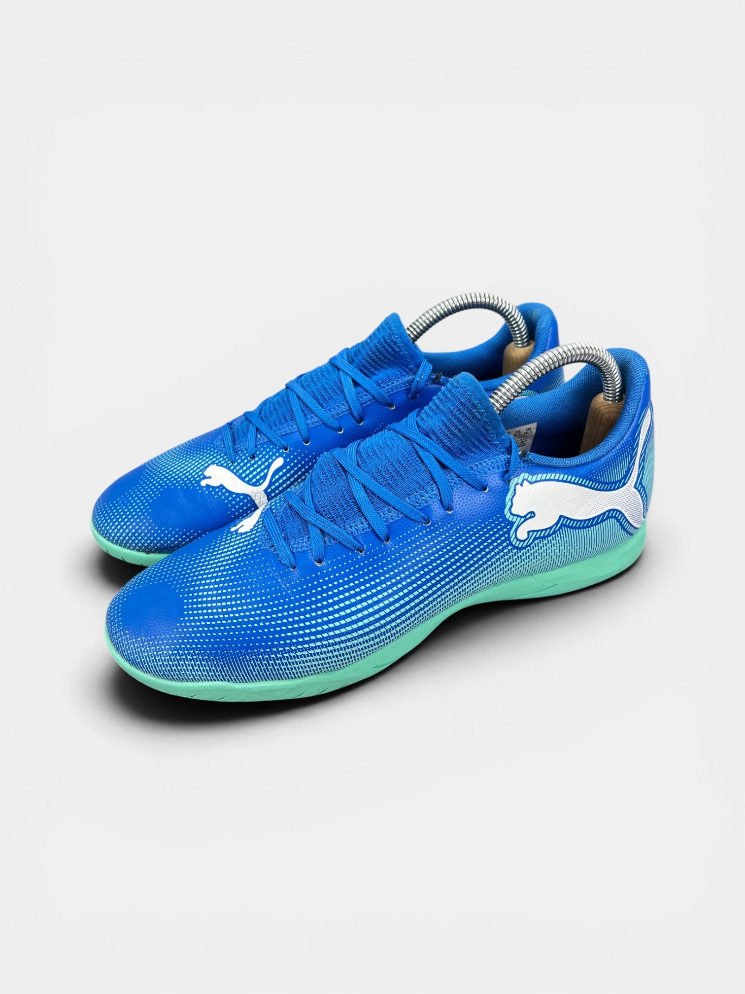 Puma Future 7 Play IT Hyperlink Blue — buty sportowe męskie w bardzo dobrym stanie rozmiar 41, widok z boku