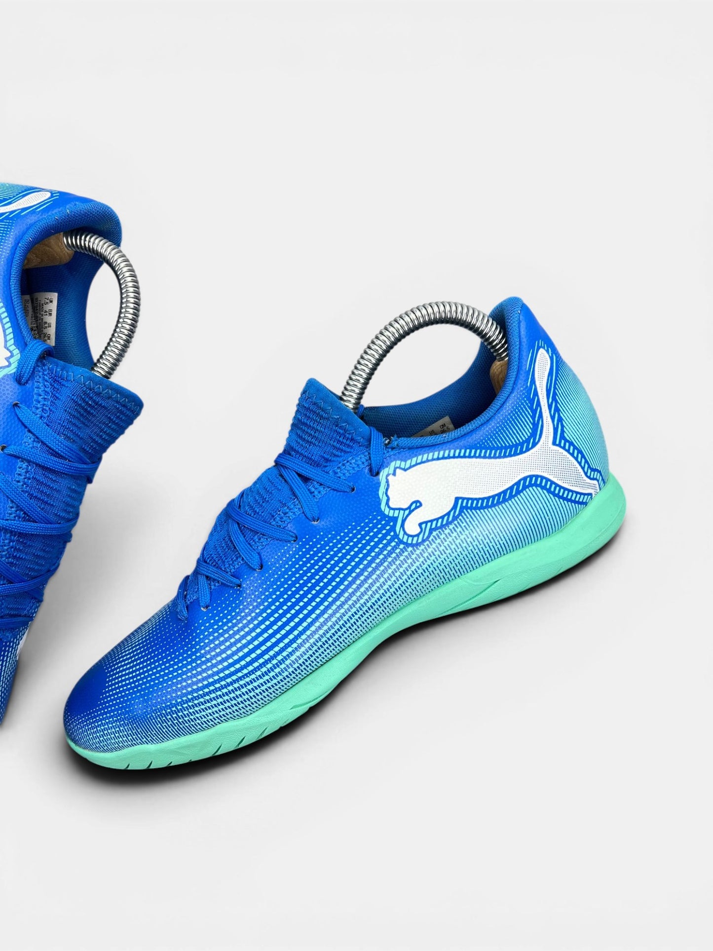 Puma Future 7 Play IT Hyperlink Blue — buty sportowe męskie w bardzo dobrym stanie rozmiar 41, zewnętrzny panel lewego buta