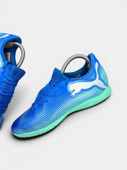 Puma Future 7 Play IT Hyperlink Blue — buty sportowe męskie w bardzo dobrym stanie rozmiar 41, zewnętrzny panel lewego buta