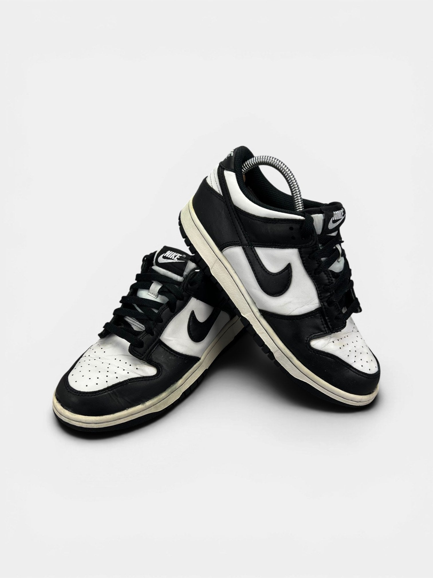 Nike Dunk Low Panda — buty sportowe damskie w dobrym stanie rozmiar 40, boczny profil