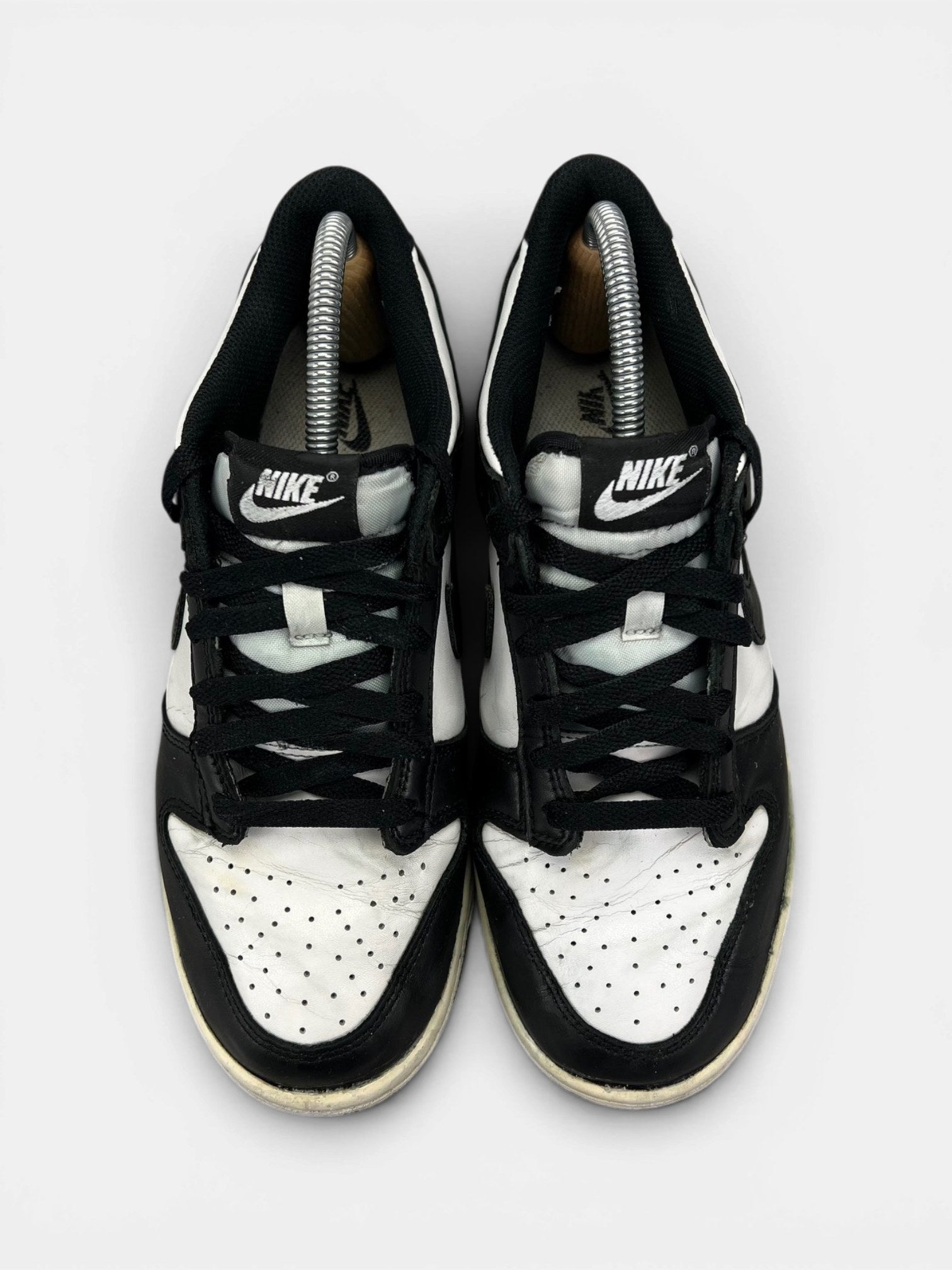 Nike Dunk Low Panda — buty sportowe damskie w dobrym stanie rozmiar 40, widok z góry