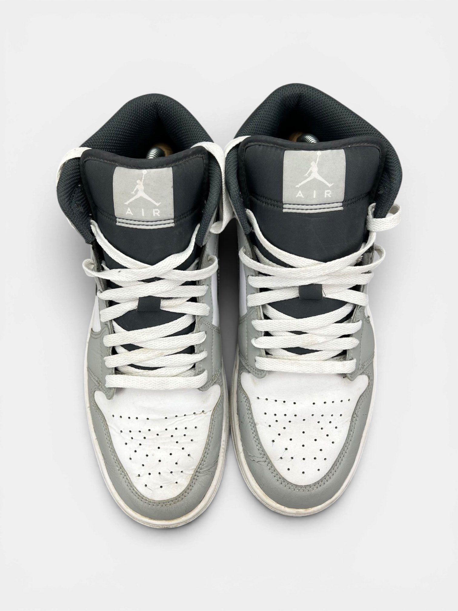 Jordan Air Jordan 1 Mid Light Smoke Grey — buty sportowe męskie w zadowalającym stanie rozmiar 42, widok z góry