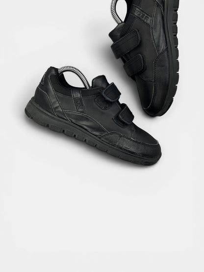 Geox J Xunday Boy, — buty sportowe damskie w bardzo dobrym stanie rozmiar 36, zewnętrzny panel prawego buta