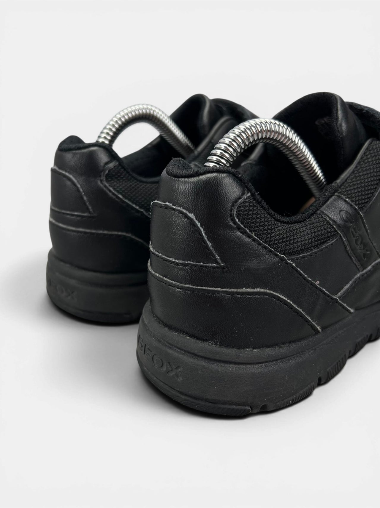 Geox J Xunday Boy, — buty sportowe damskie w bardzo dobrym stanie rozmiar 36, widok z tyłu