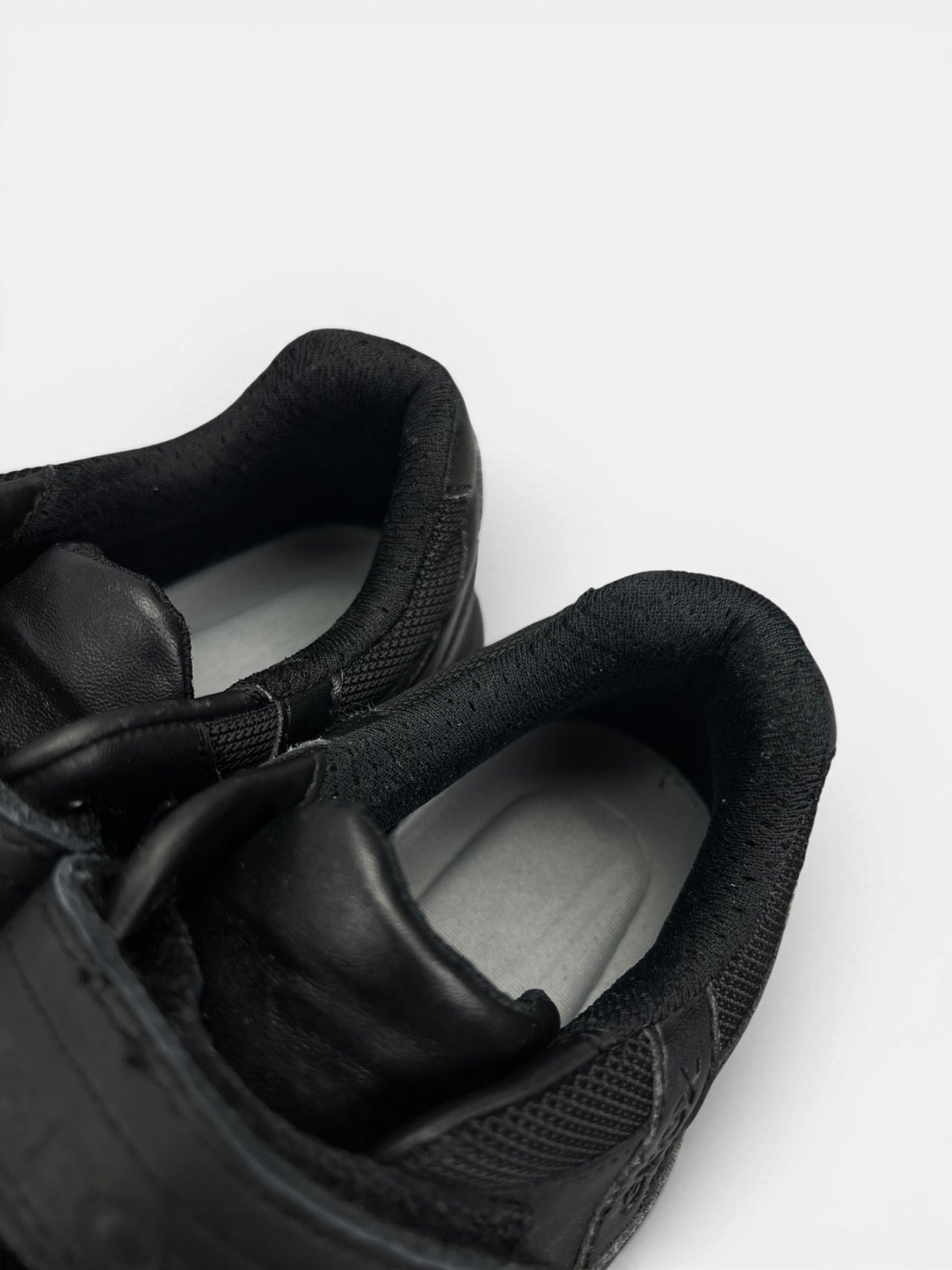 Geox J Xunday Boy, — buty sportowe damskie w bardzo dobrym stanie rozmiar 36, zapiętki butów