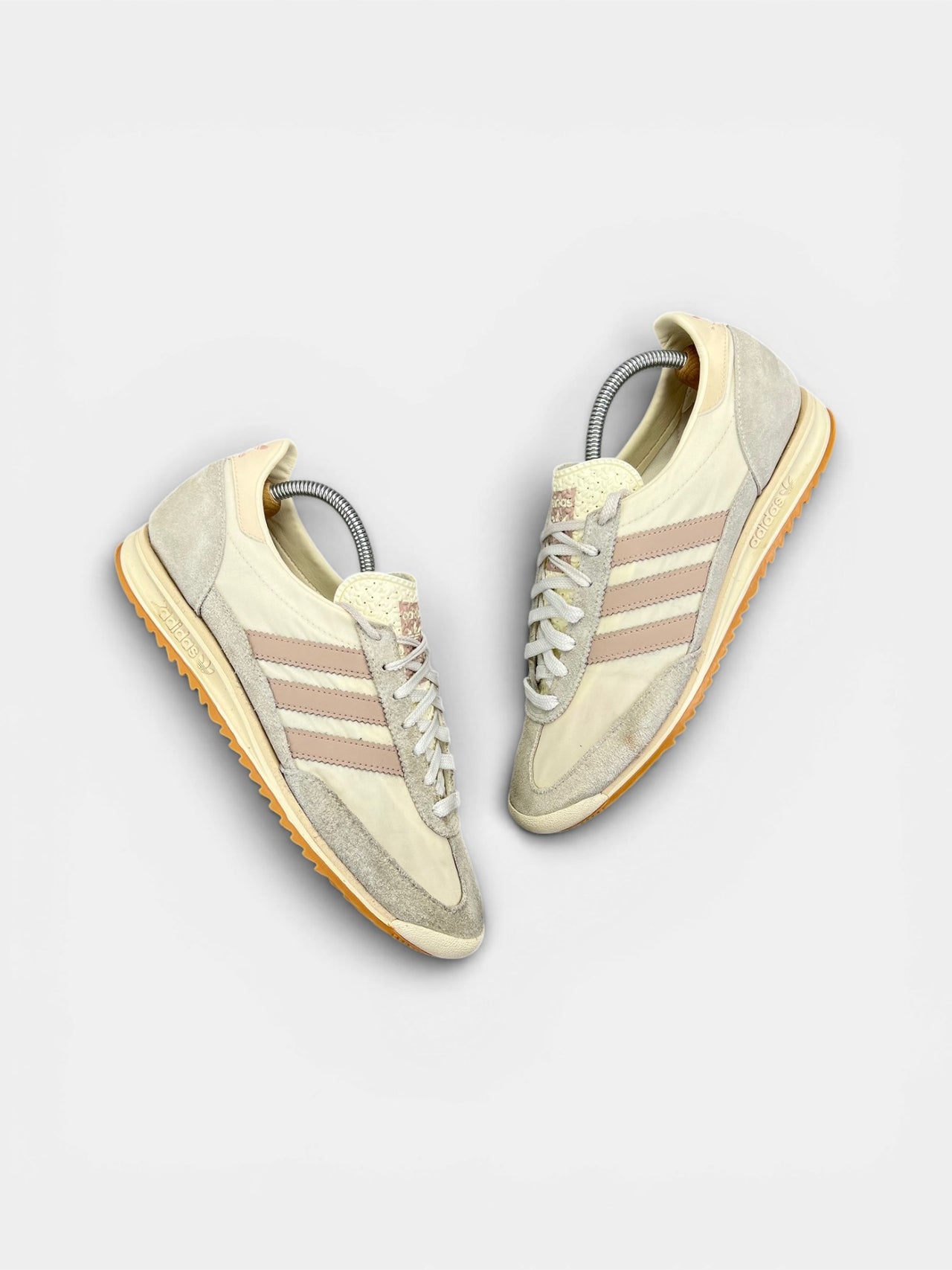 Adidas SL 72 OG — buty sportowe męskie w dobrym stanie rozmiar 43 1/3, widok z góry na zewnętrzną stronę butów