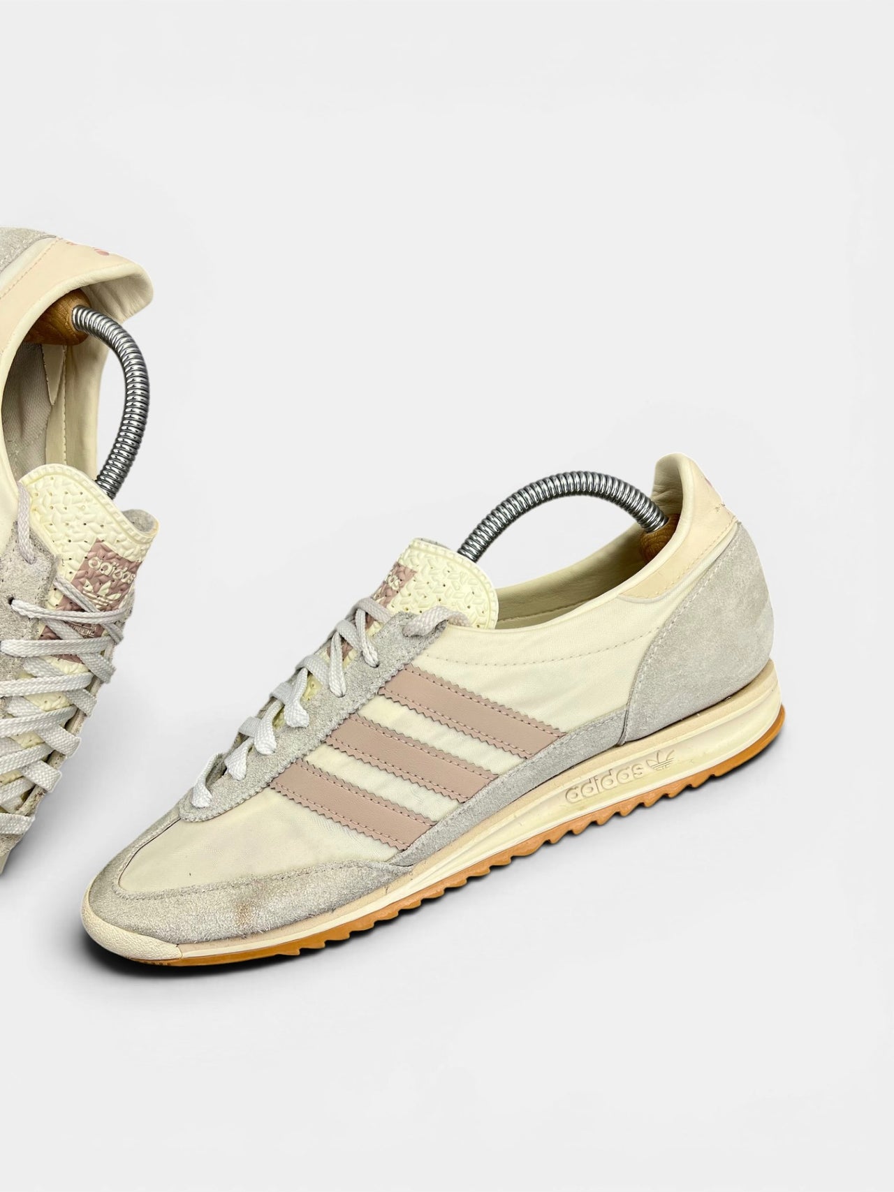 Adidas SL 72 OG — buty sportowe męskie w dobrym stanie rozmiar 43 1/3, zewnętrzny panel lewego buta