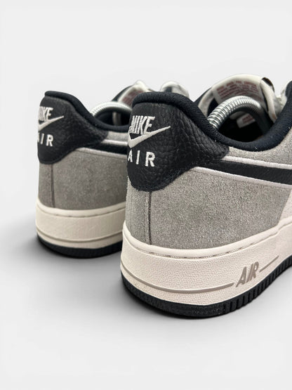 Nike Air Force 1 Low — buty sportowe męskie w bardzo dobrym stanie rozmiar 44, widok z tyłu