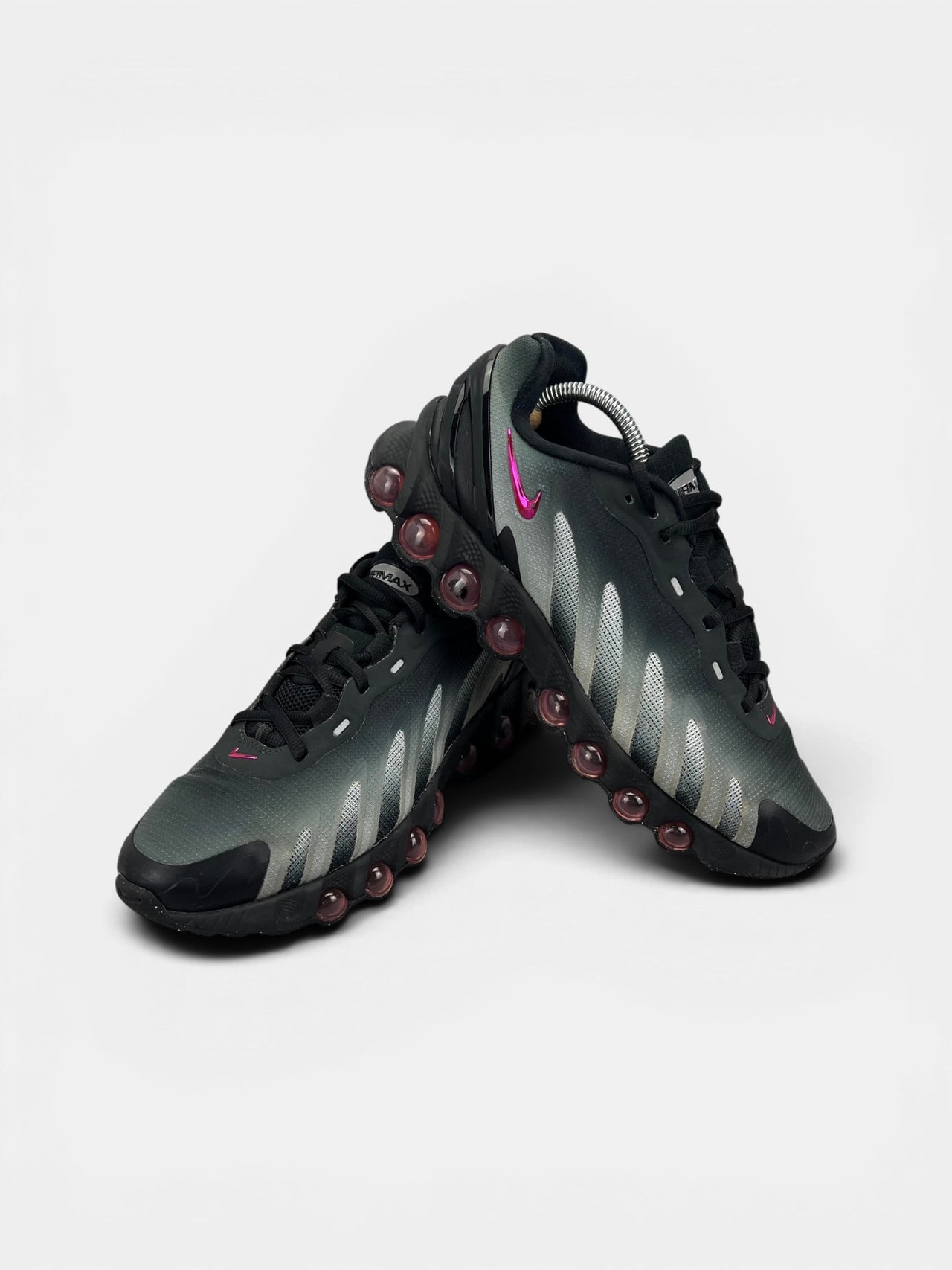 Nike Air Max Dn8 Pink Blast — buty sportowe męskie w dobrym stanie rozmiar 42.5, boczny profil