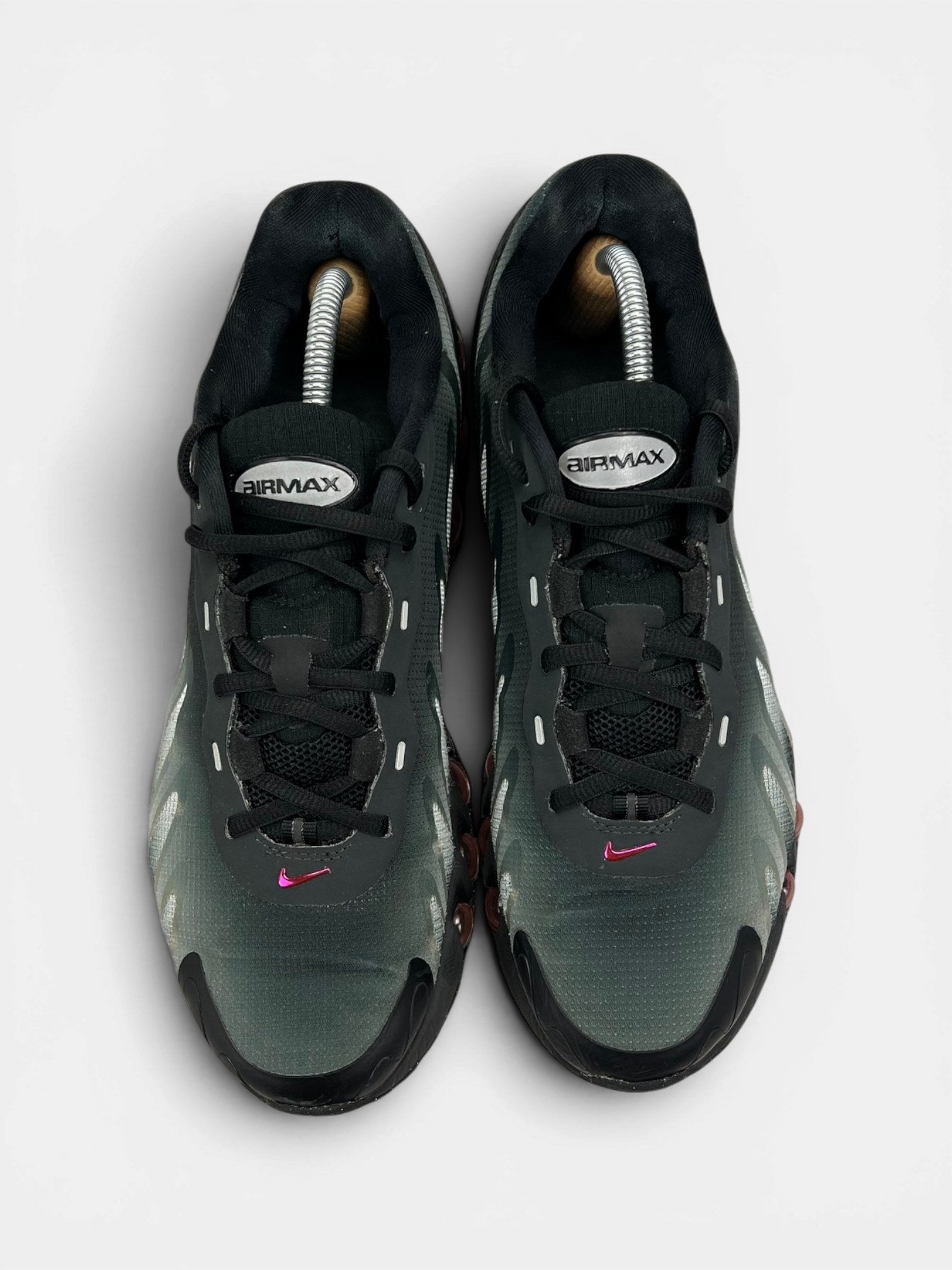 Nike Air Max Dn8 Pink Blast — buty sportowe męskie w dobrym stanie rozmiar 42.5, widok z góry