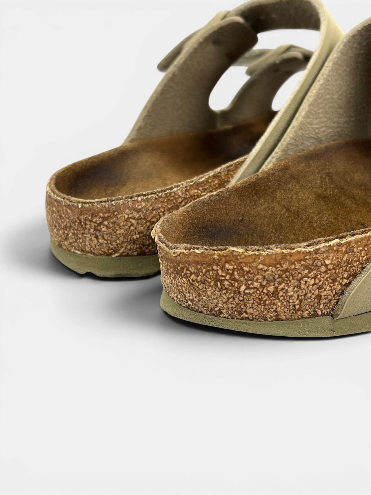 Birkenstock Arizona — buty sportowe damskie w bardzo dobrym stanie rozmiar 41, zewnętrzny panel prawego buta