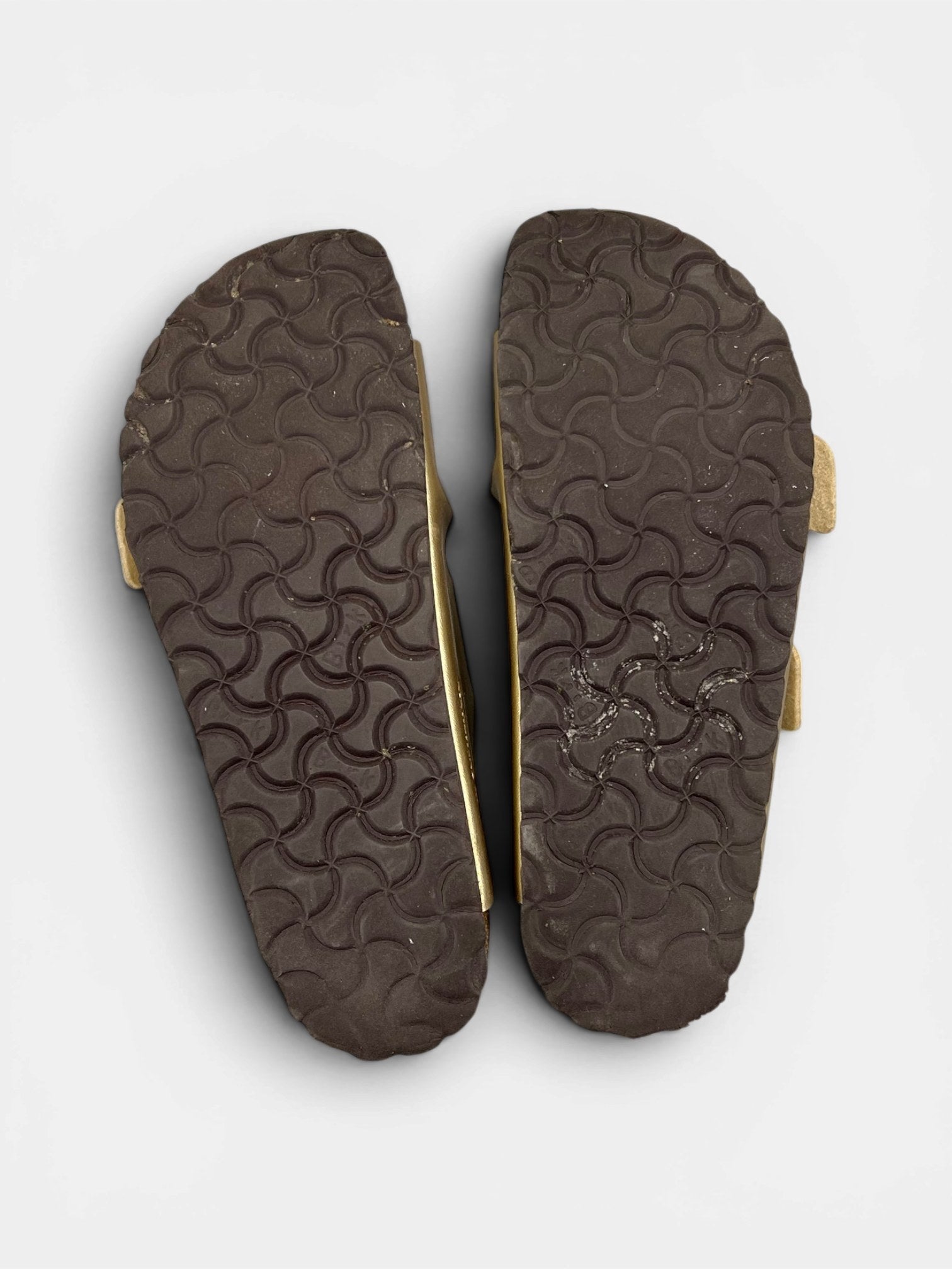 Birkenstock Arizona — buty sportowe damskie w bardzo dobrym stanie rozmiar 39, zewnętrzny panel prawego buta