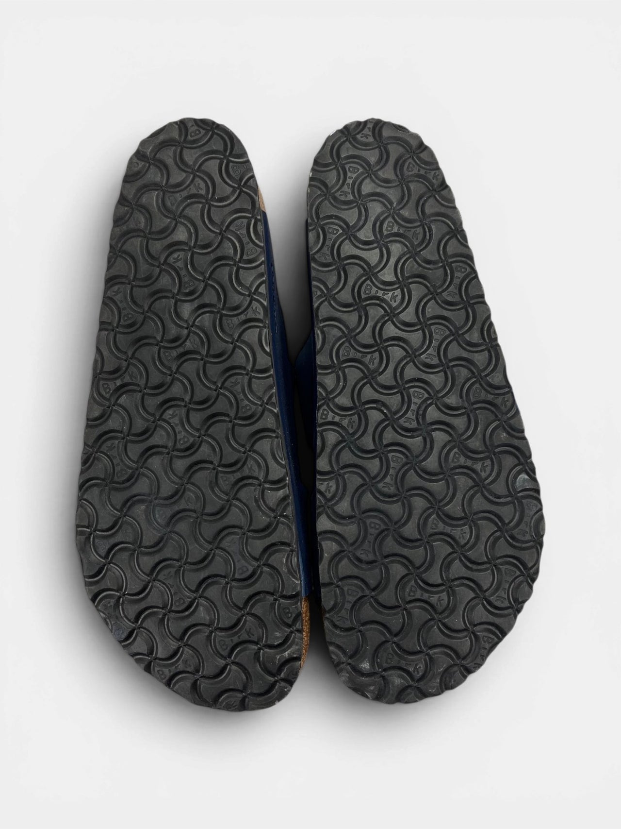 Birkenstock Arizona — buty sportowe męskie w bardzo dobrym stanie rozmiar 46, zewnętrzny panel lewego buta