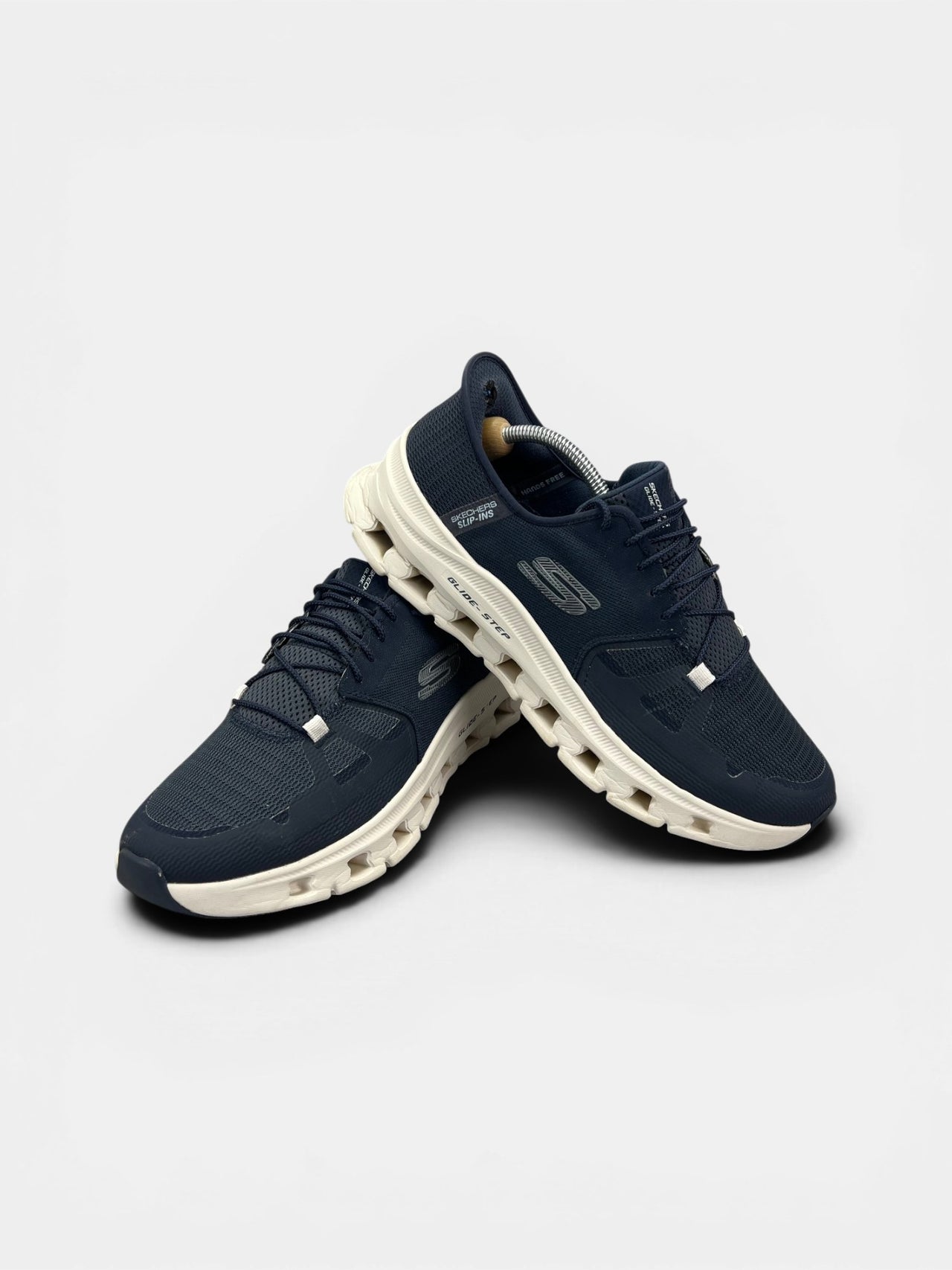 Skechers Slip-ins: Glide-Step Pro — buty sportowe męskie w bardzo dobrym stanie rozmiar 44, boczny profil
