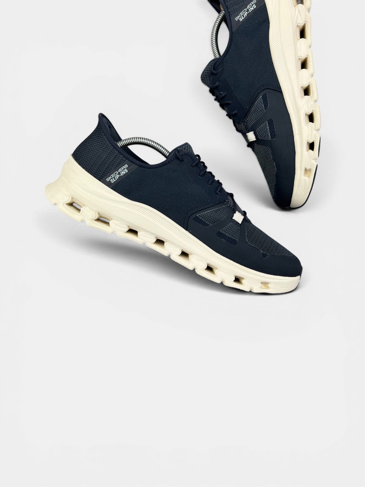 Skechers Slip-ins: Glide-Step Pro — buty sportowe męskie w bardzo dobrym stanie rozmiar 44, wewnętrzny panel lewego buta