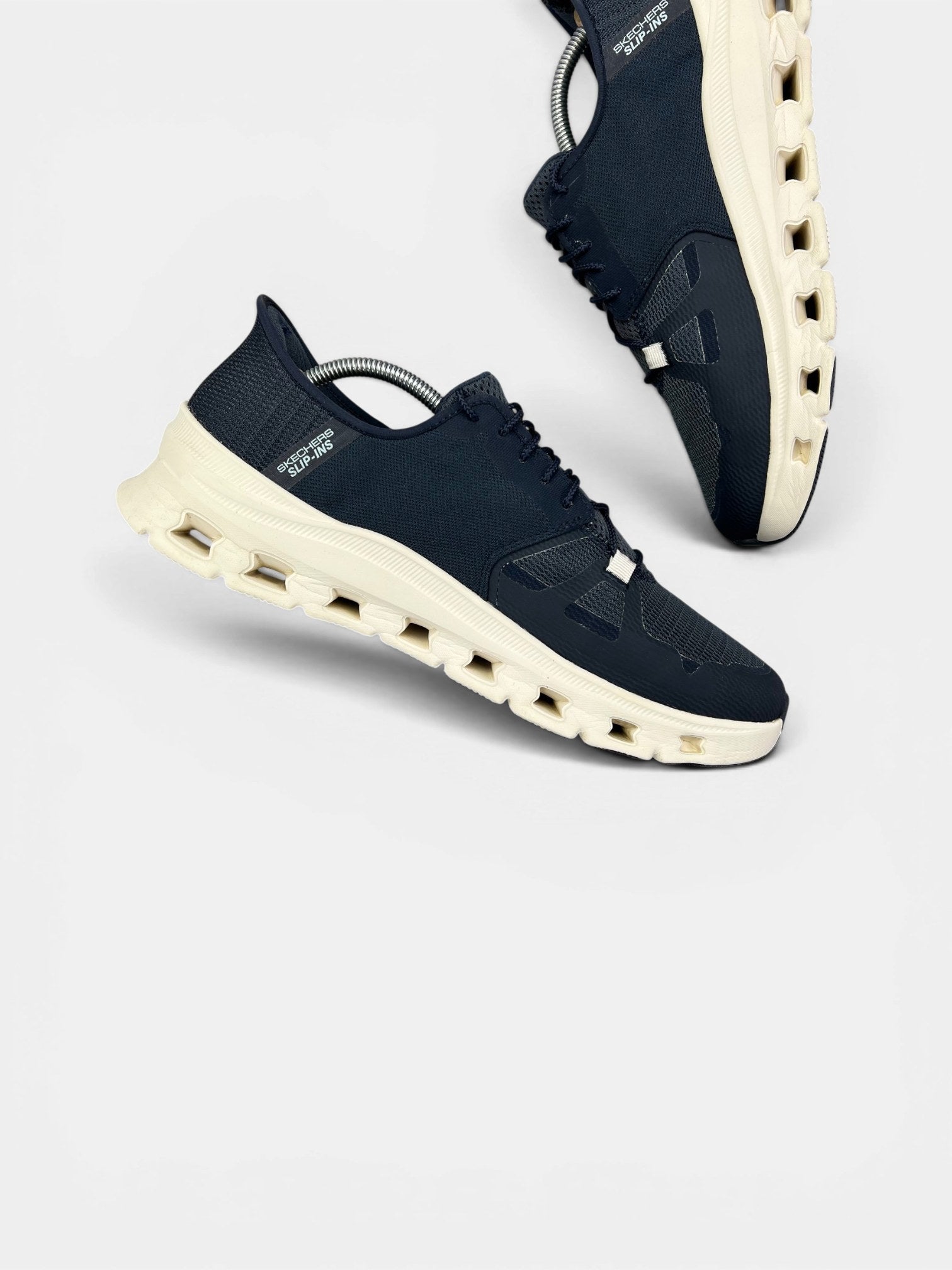 Skechers Slip-ins: Glide-Step Pro — buty sportowe męskie w bardzo dobrym stanie rozmiar 44, wewnętrzny panel lewego buta