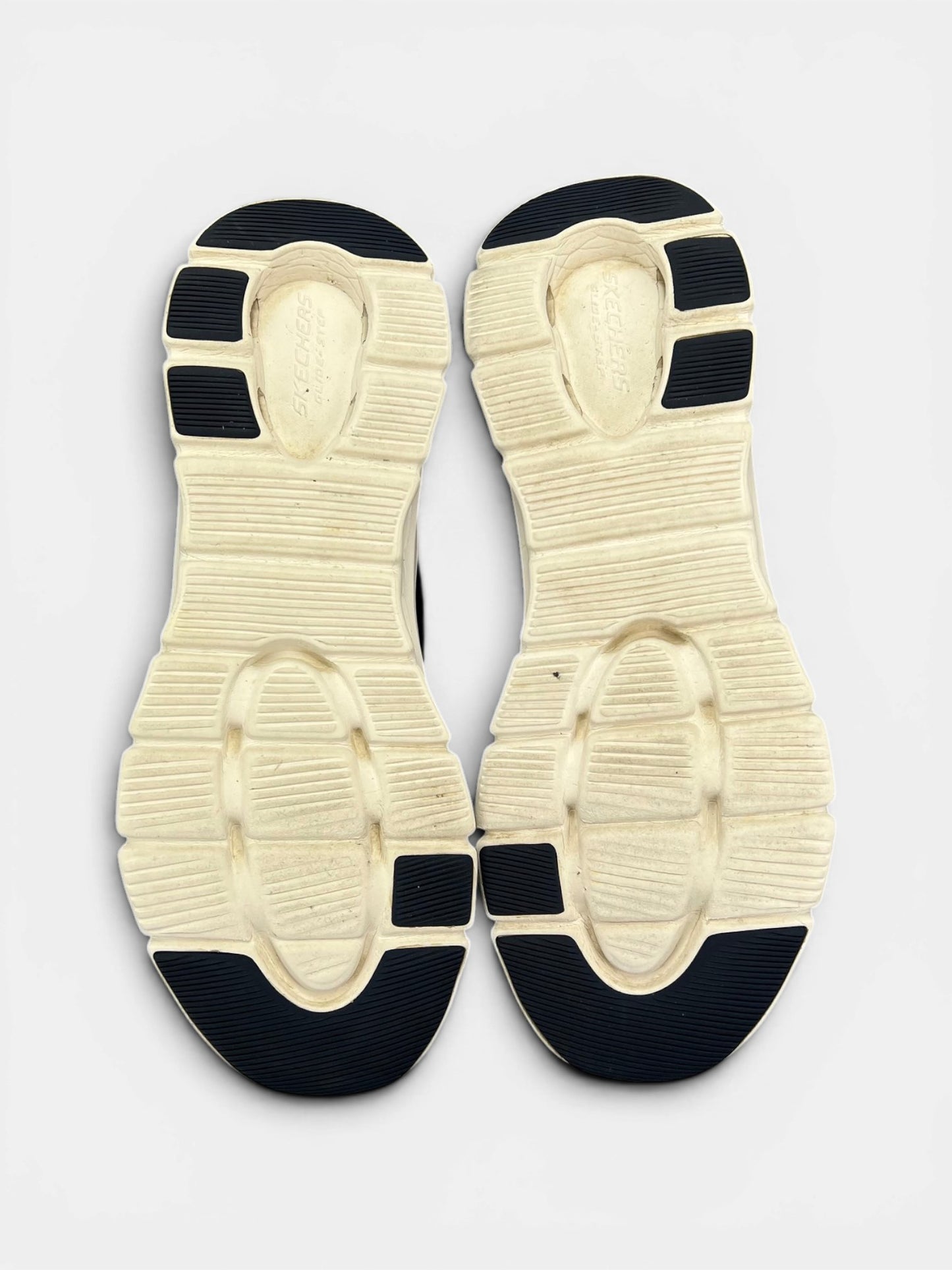 Skechers Slip-ins: Glide-Step Pro — buty sportowe męskie w bardzo dobrym stanie rozmiar 44, podeszwa
