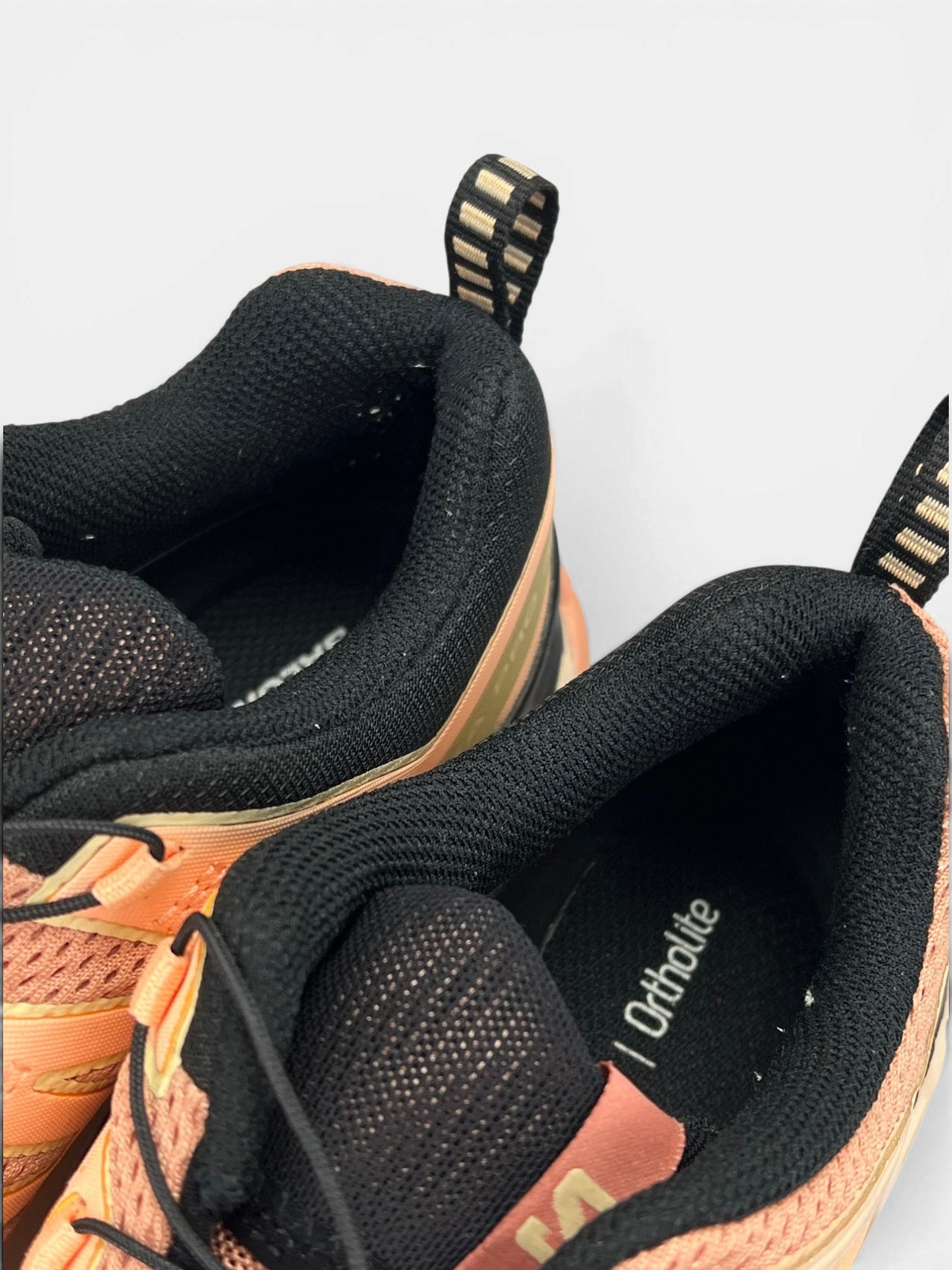Salomon XA Pro 3D V9 — buty sportowe damskie w bardzo dobrym stanie rozmiar 40, zapiętki butów