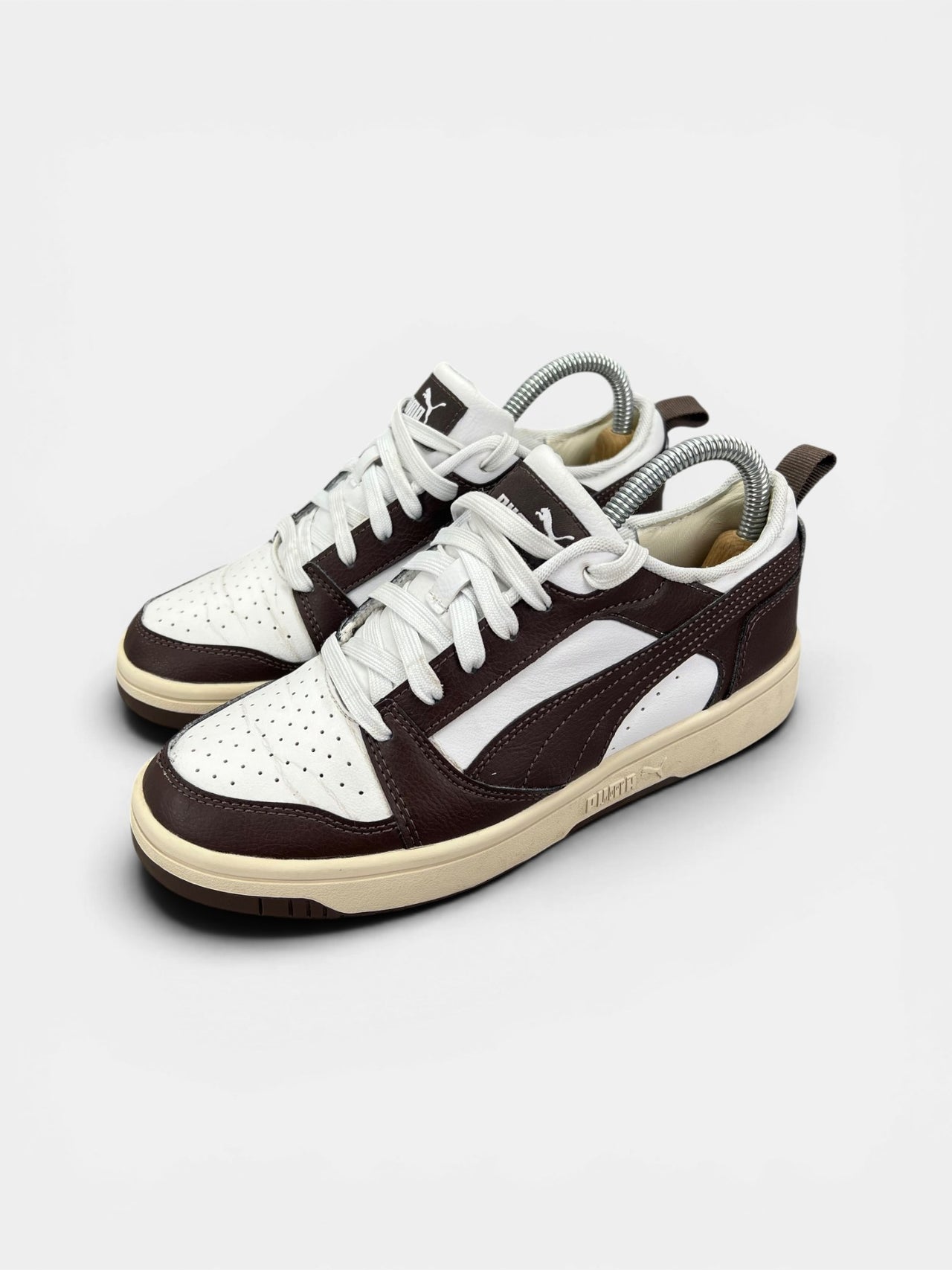 Puma Rebound V6 Low — buty sportowe damskie w bardzo dobrym stanie rozmiar 37.5, widok z boku