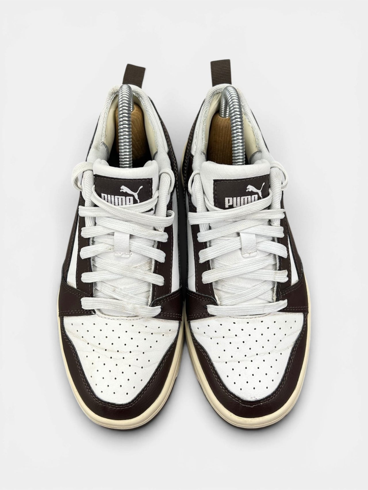 Puma Rebound V6 Low — buty sportowe damskie w bardzo dobrym stanie rozmiar 37.5, widok z góry