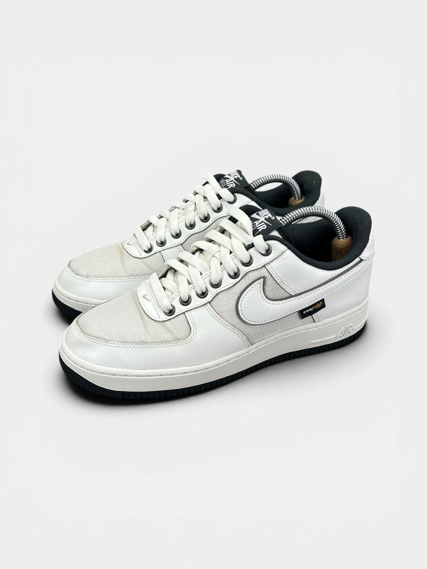 Nike Air Force 1 Low White Cordura — buty sportowe męskie w bardzo dobrym stanie rozmiar 42, widok z boku