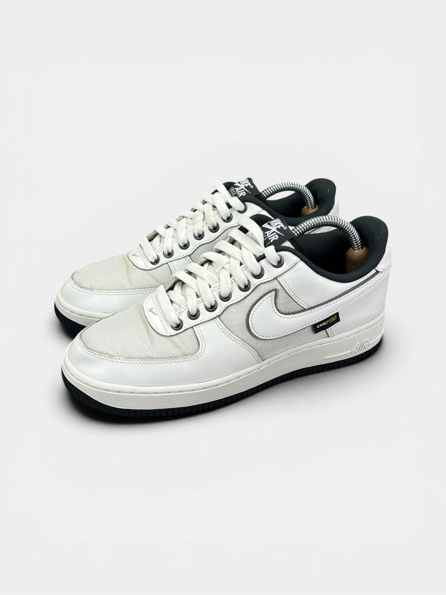 Nike Air Force 1 Low White Cordura — buty sportowe męskie w bardzo dobrym stanie rozmiar 42, widok z boku