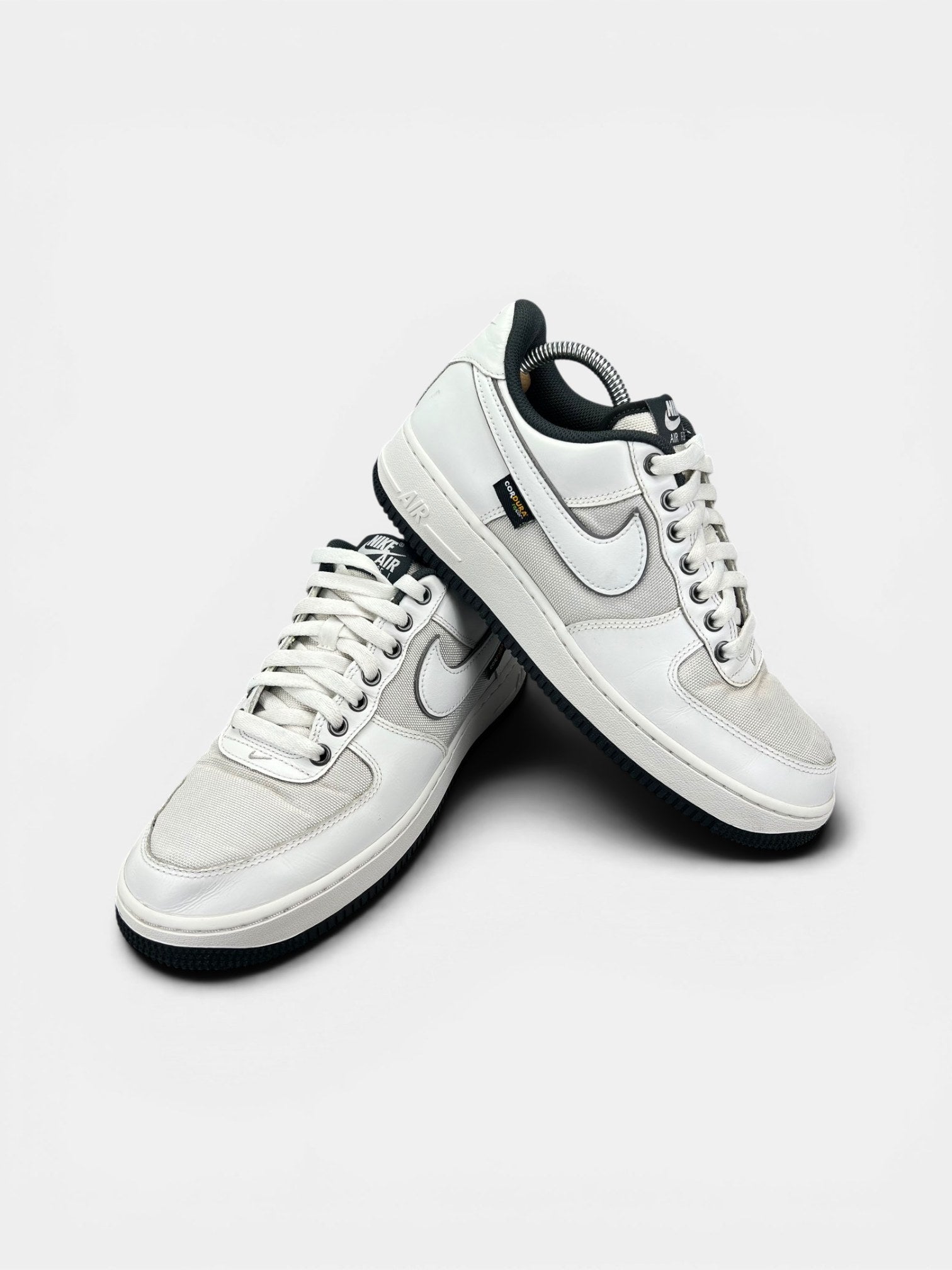 Nike Air Force 1 Low White Cordura — buty sportowe męskie w bardzo dobrym stanie rozmiar 42, boczny profil