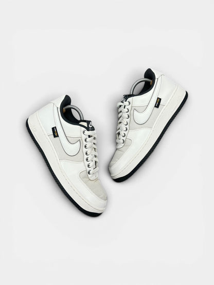 Nike Air Force 1 Low White Cordura — buty sportowe męskie w bardzo dobrym stanie rozmiar 42, widok z góry na zewnętrzną stronę butów