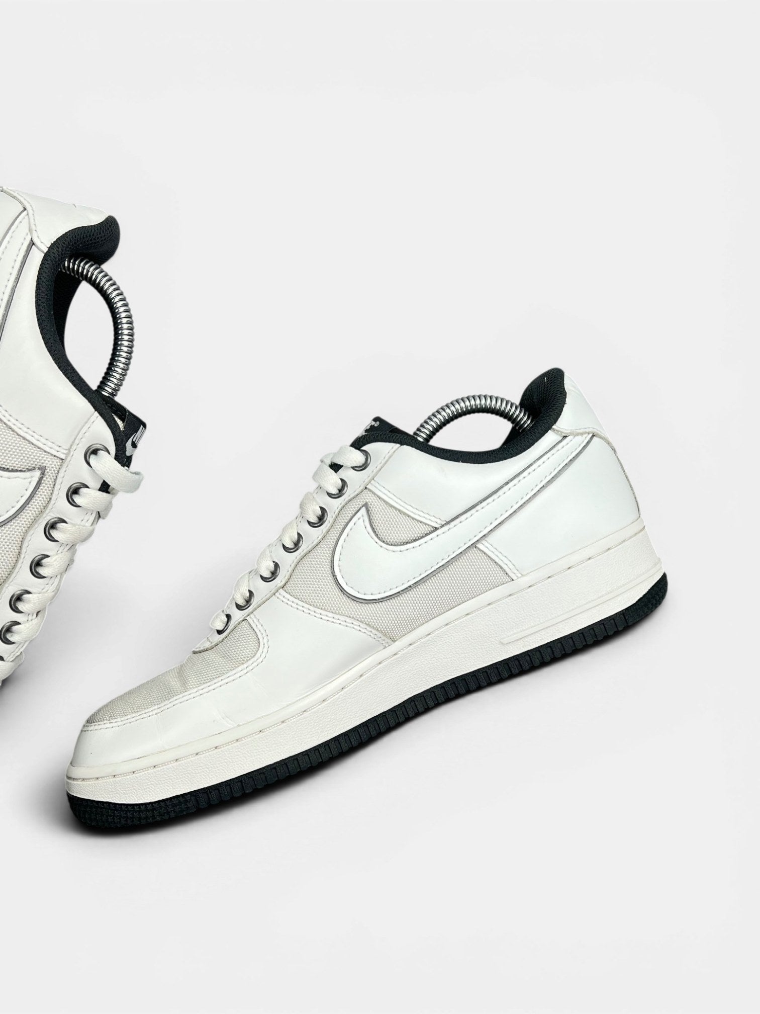 Nike Air Force 1 Low White Cordura — buty sportowe męskie w bardzo dobrym stanie rozmiar 42, wewnętrzny panel prawego buta