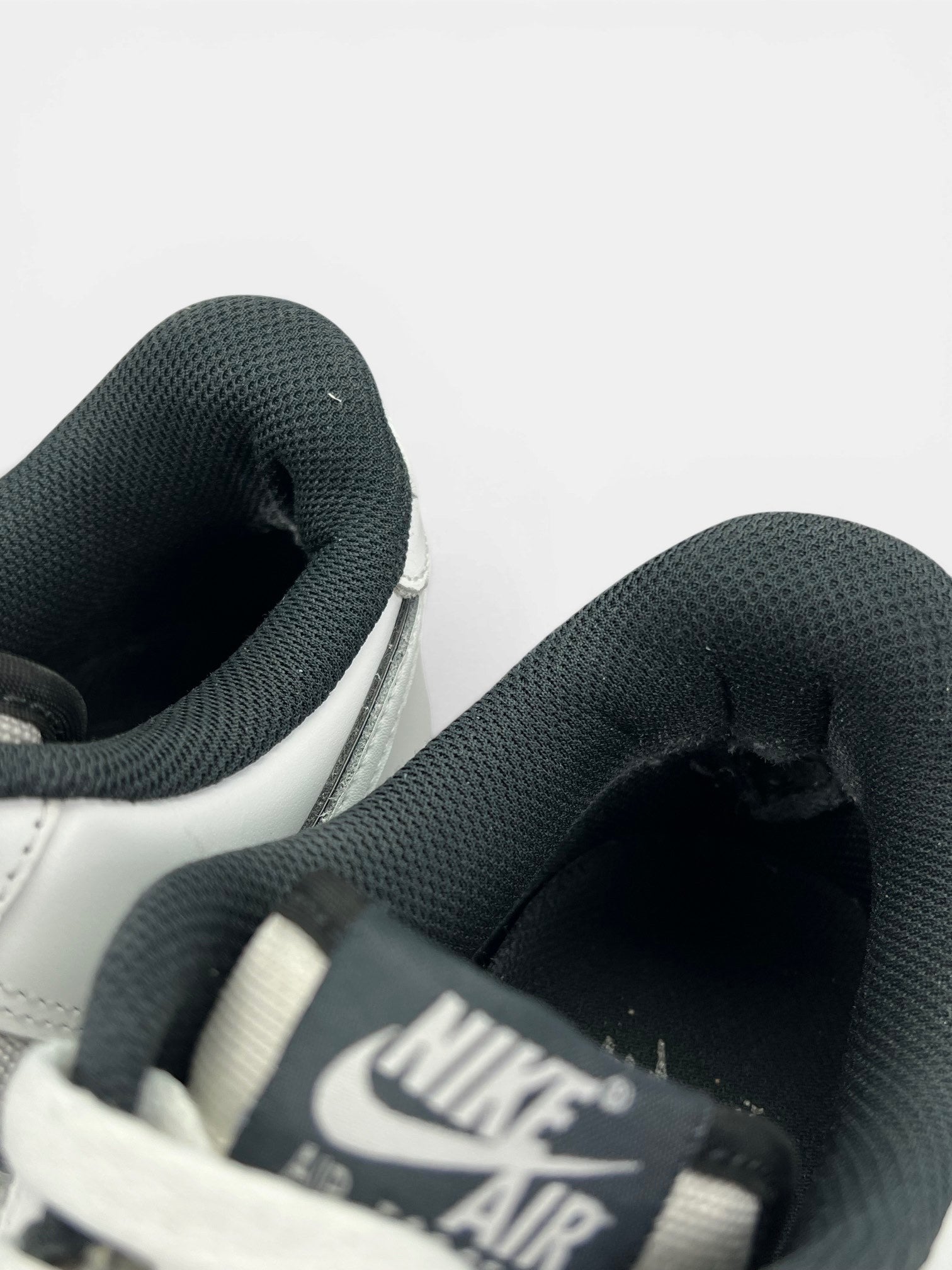 Nike Air Force 1 Low White Cordura — buty sportowe męskie w bardzo dobrym stanie rozmiar 42, zapiętki butów